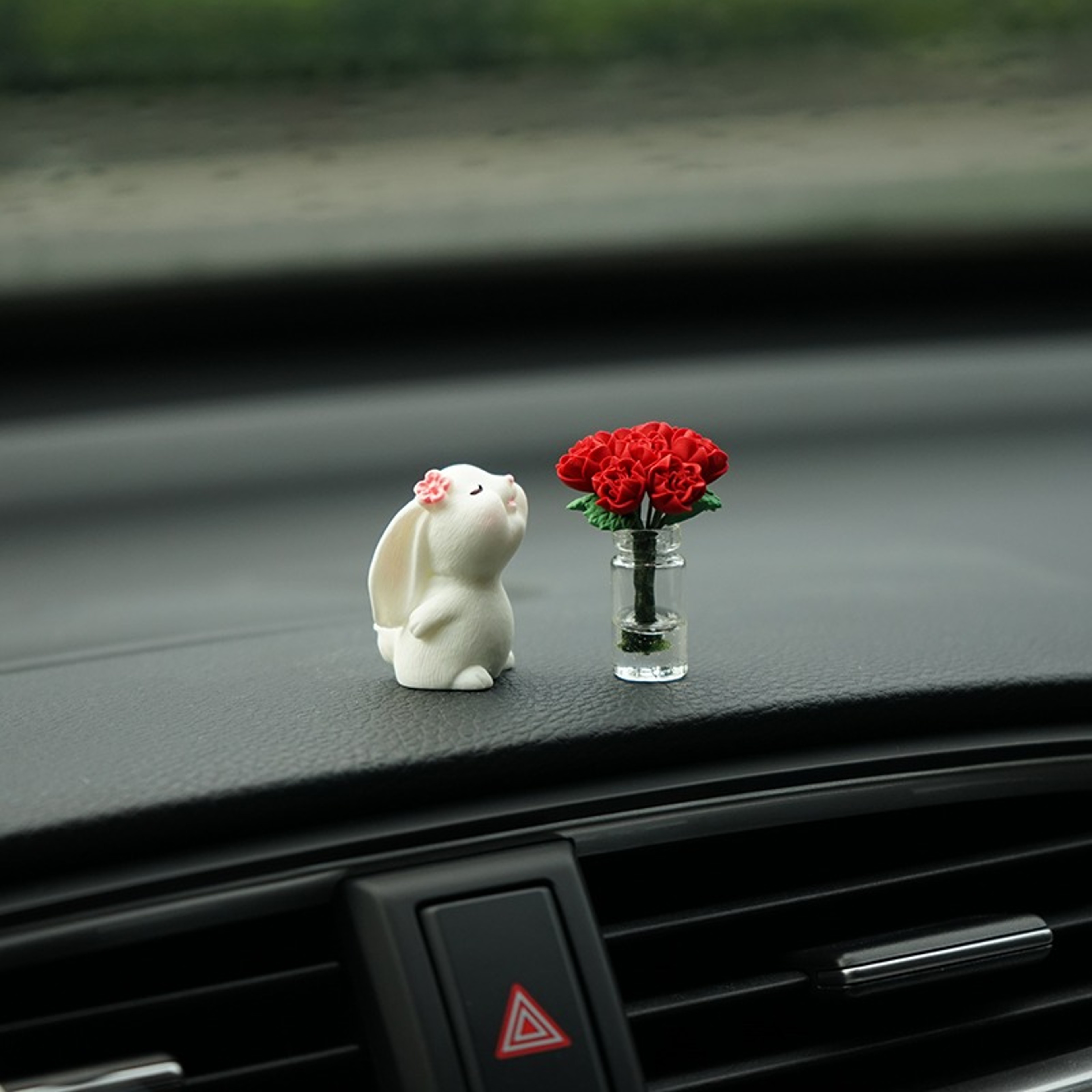 Bunny Car Fragrance Ornament  Resin Floral Mini Vase Dashboard Decoration 1