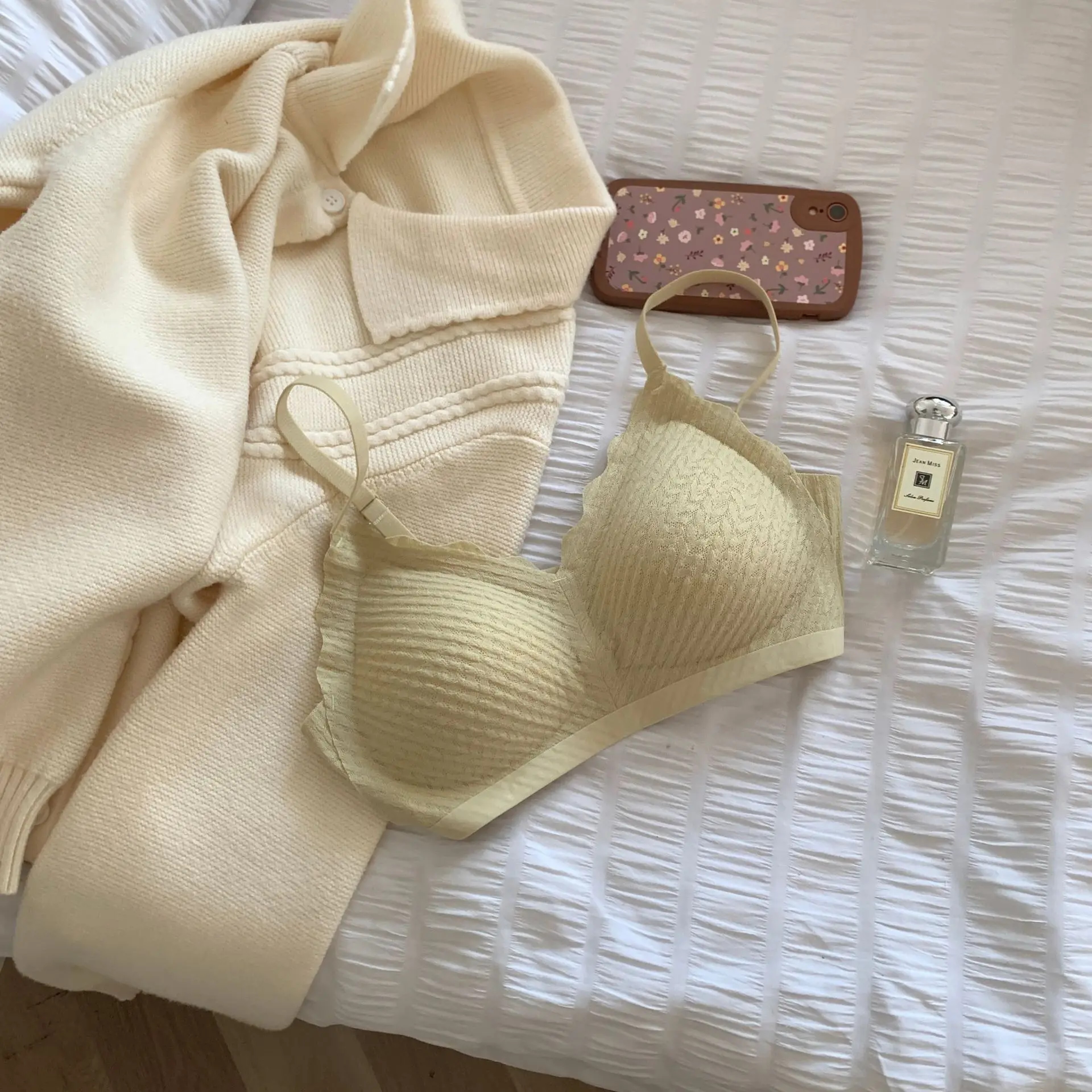 Seamless Wireless Push Up Bra For Women With Lace Detail And Adjustable Straps 8