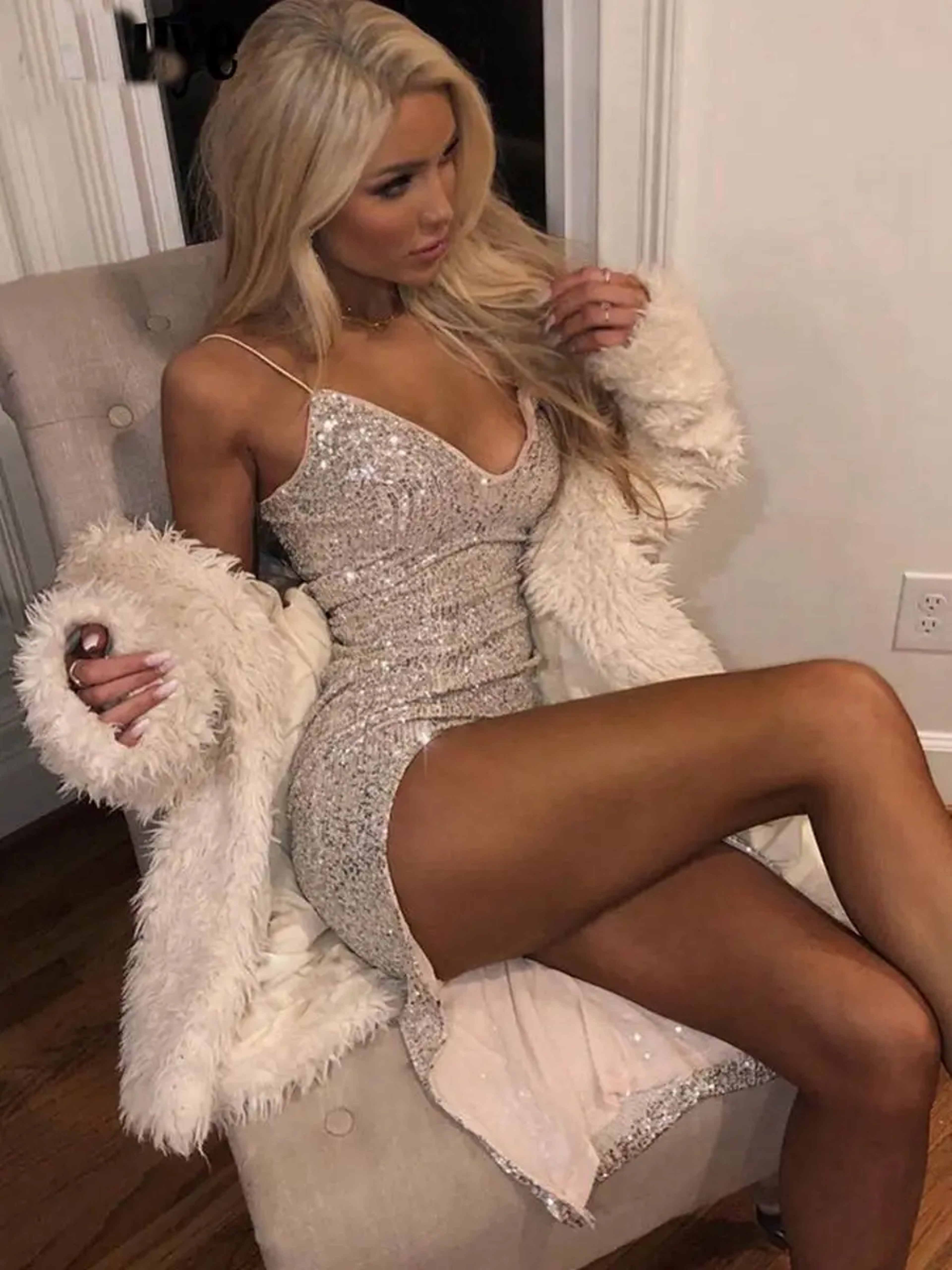 Women's Silver Sequin Bodycon Evening Dress with Deep V-Neck and High Slit – view 4