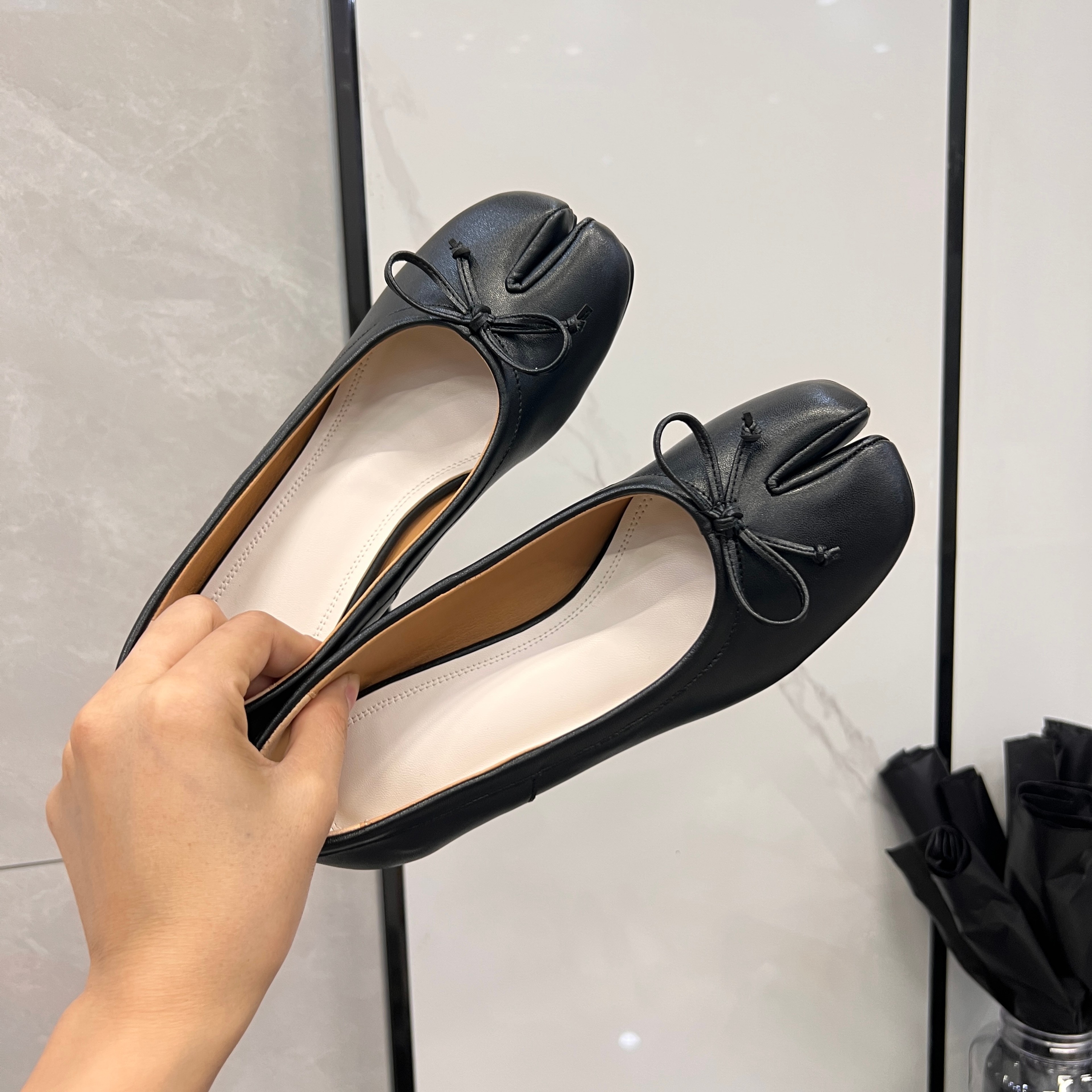 Womens Split Toe Ballet Flats With Bow Detail And SlipOn Design 2