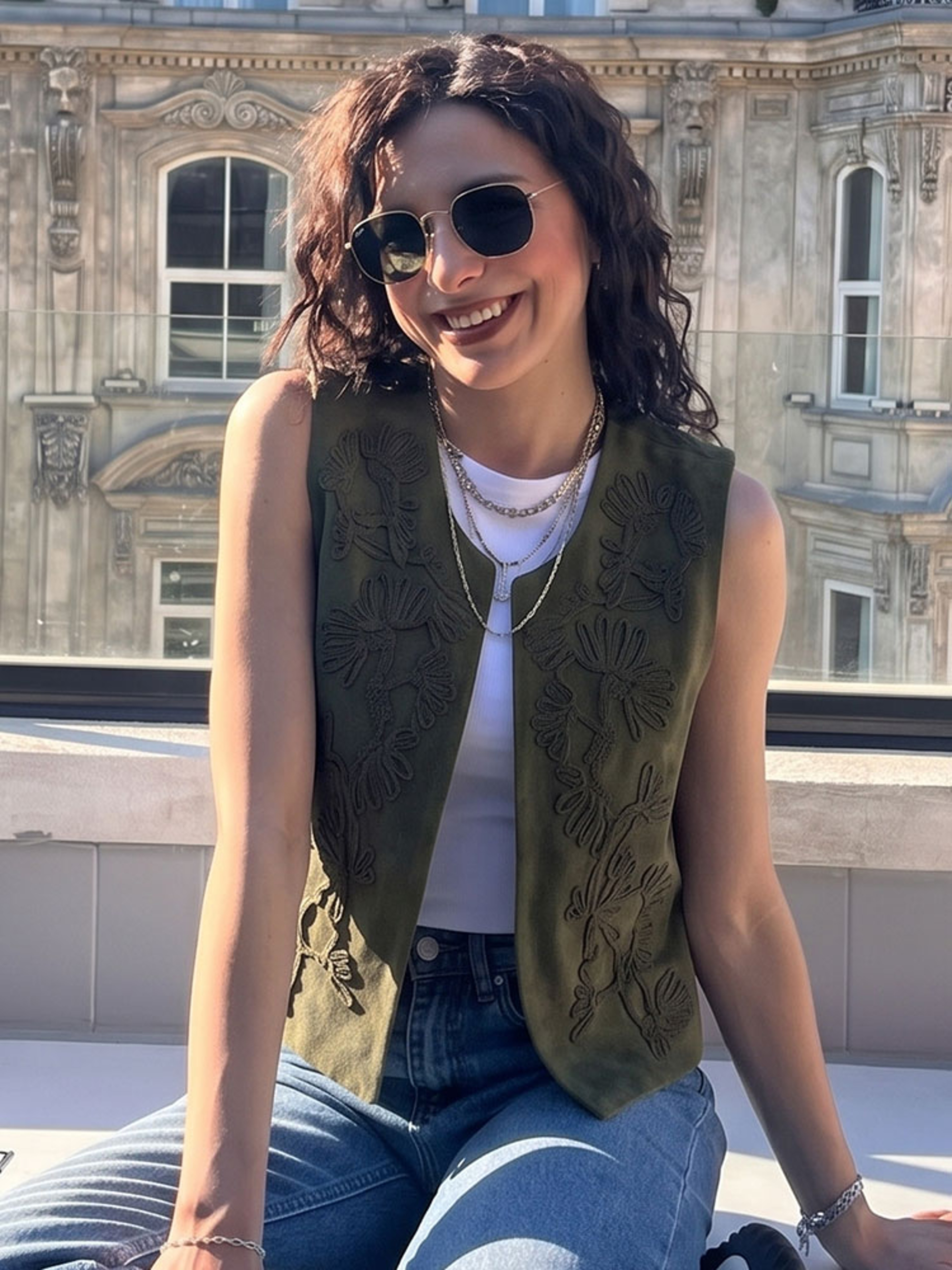 Womens Floral Embroidered Sleeveless Vest With Loose Fit And ONeck 1