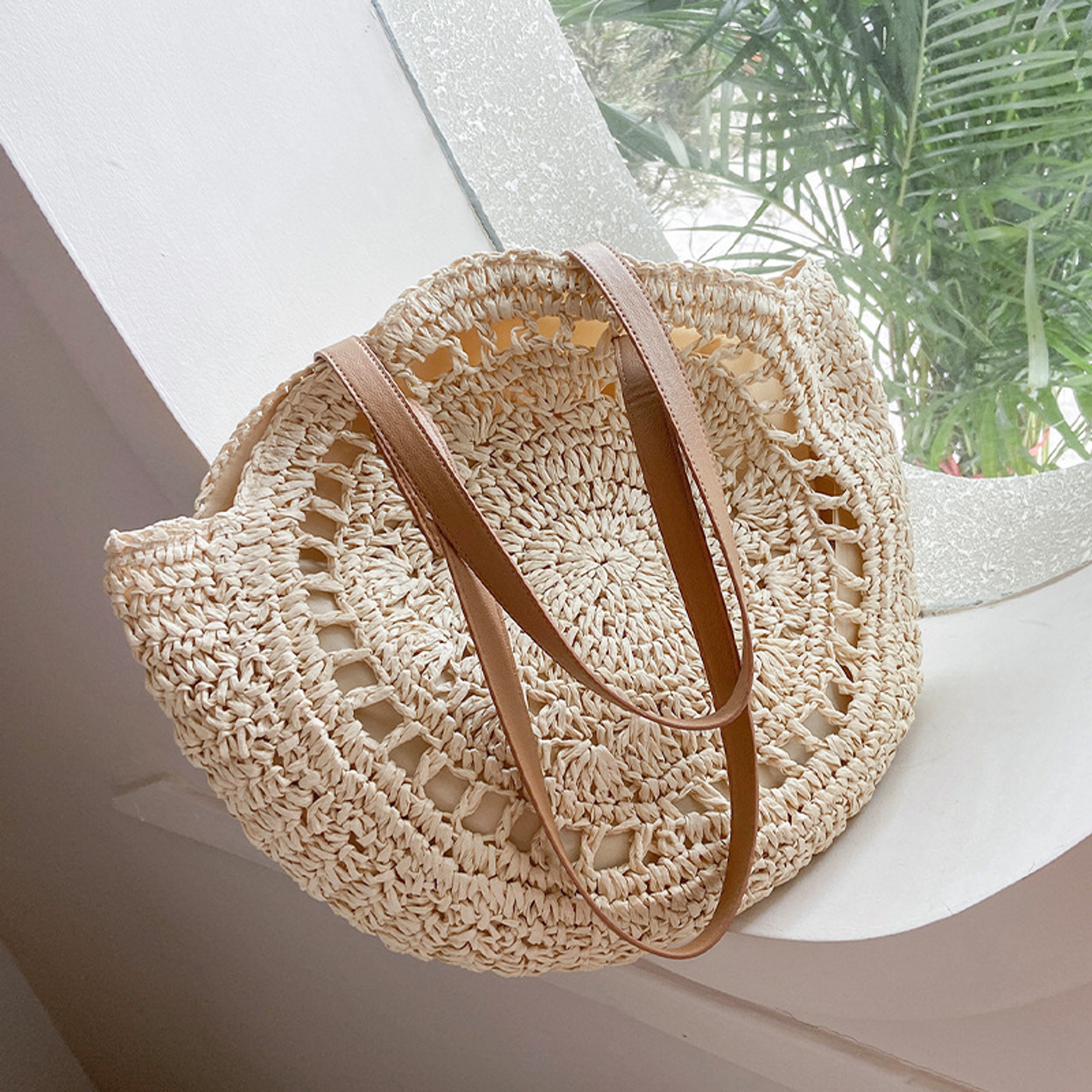 Summer Round Straw Bag Handmade Rattan Beach Tote Large Capacity Shoulder Bag – view 1