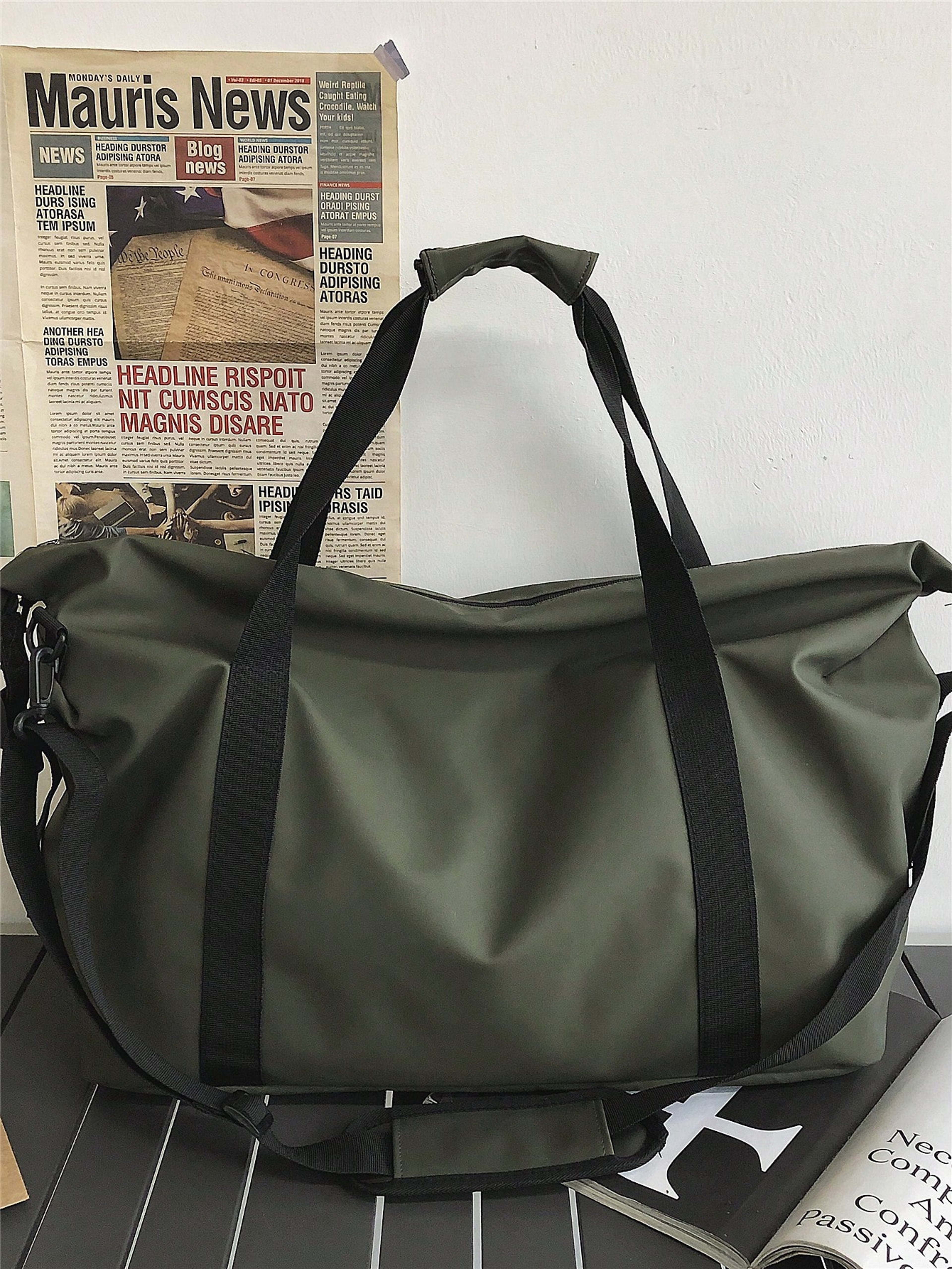 Large Capacity Travel Duffel Bag Lightweight Gym Sports Crossbody Shoulder Bag 7