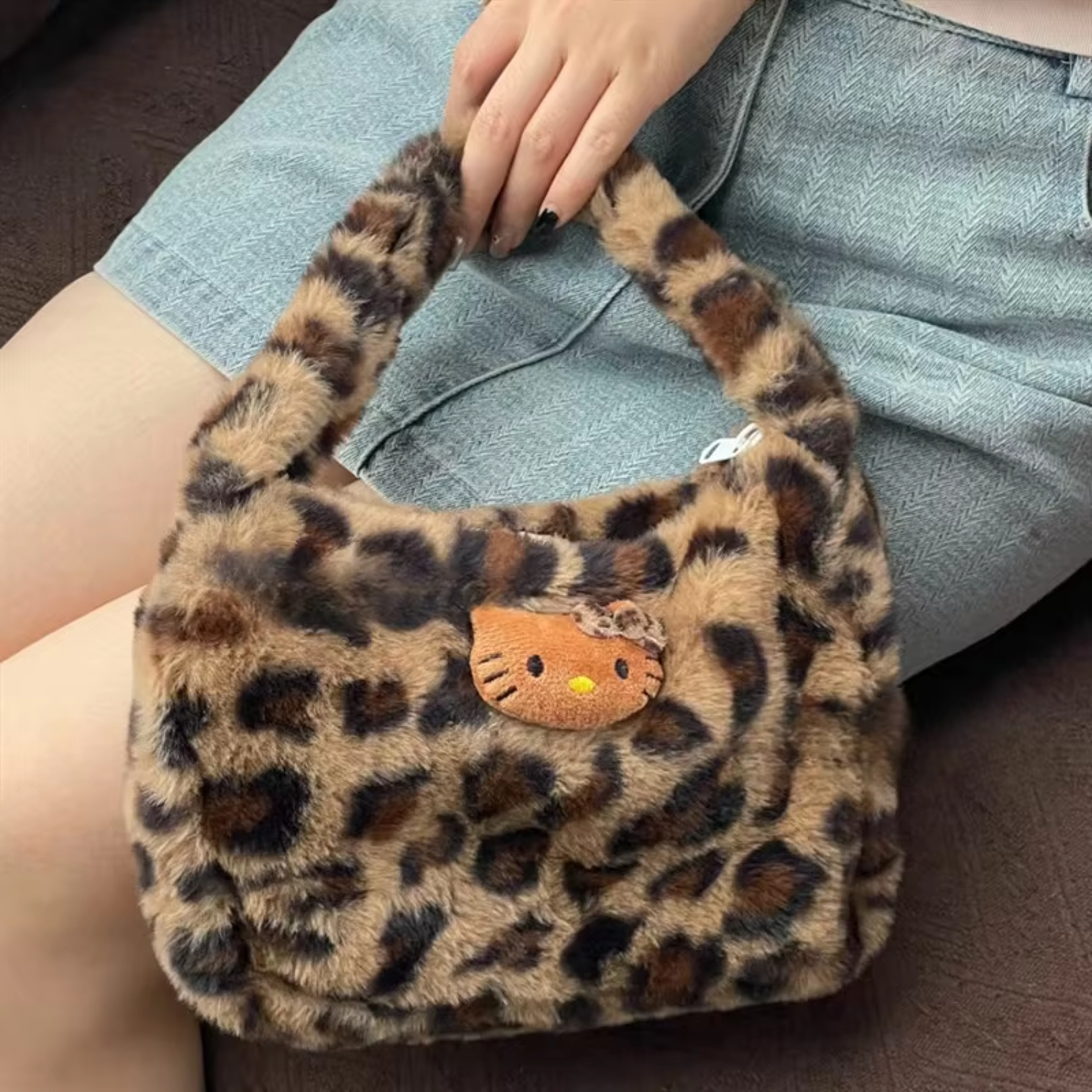 Hello Kitty Leopard Print Plush Shoulder Bag Cute Girls Handbag Lightweight Fashion Purse – view 7
