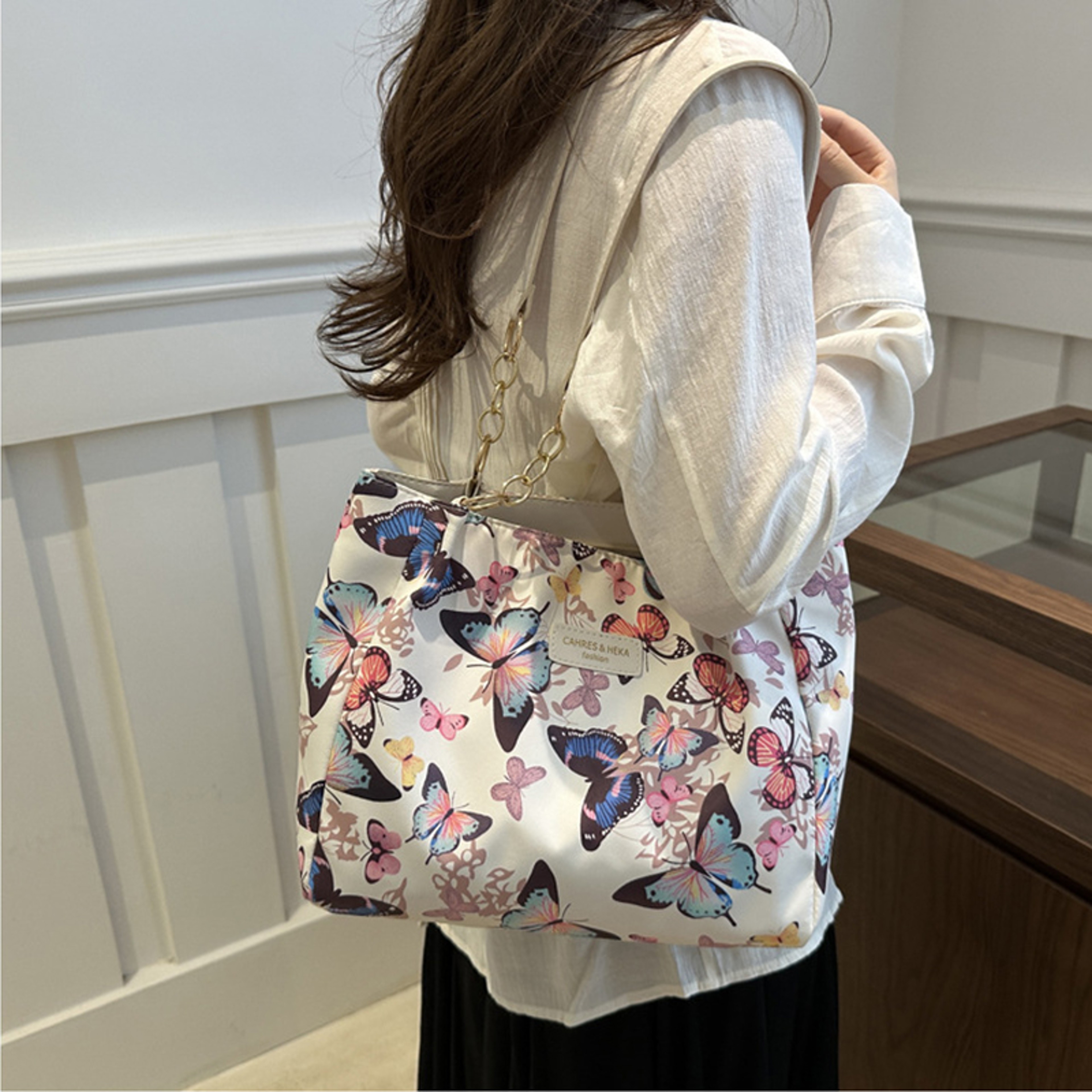 Large Capacity Animal Print Tote Bag Stylish Nylon Shoulder Bag For Women 0