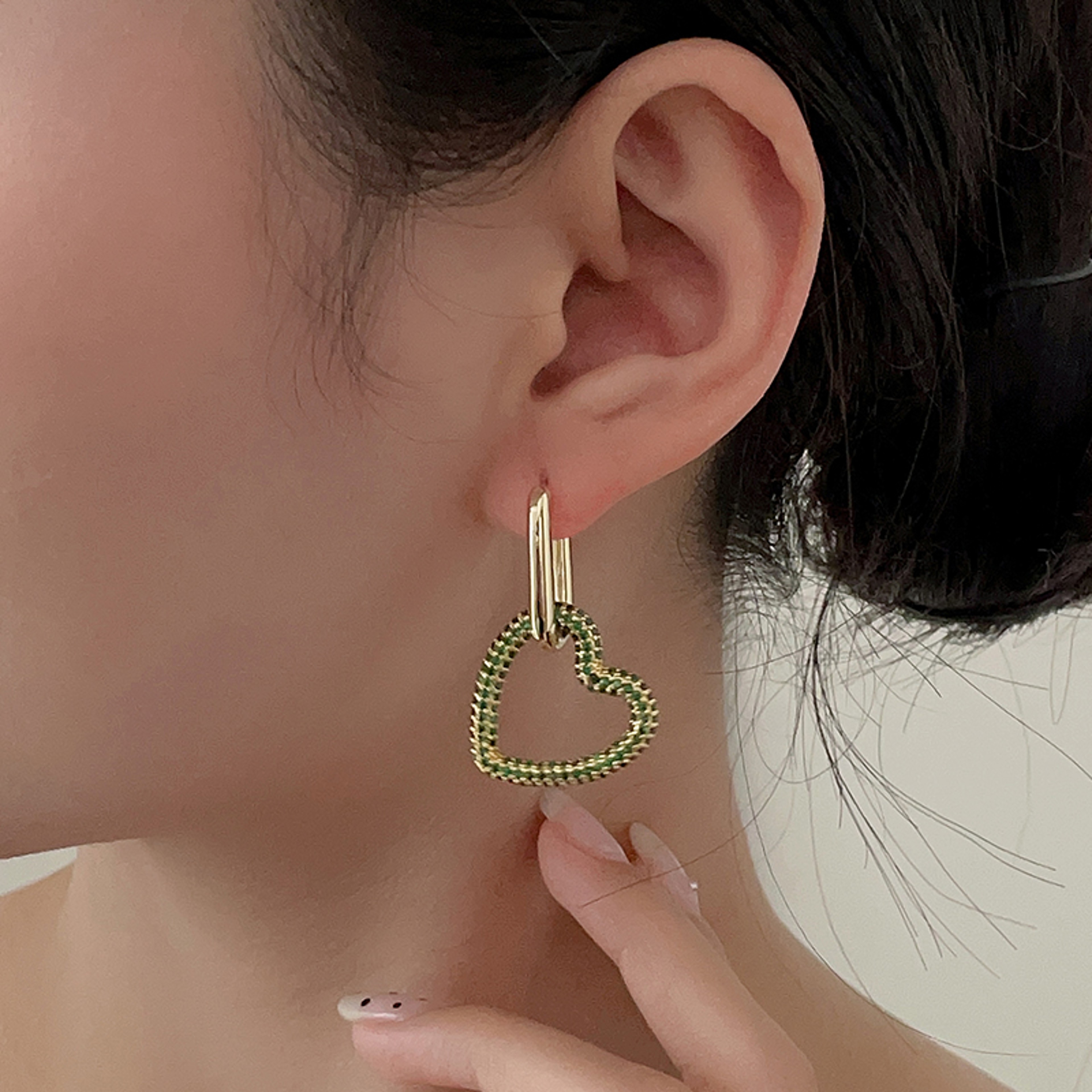 Elegant Heart Charm Hoop Earrings with Zircon Crystals – view 6