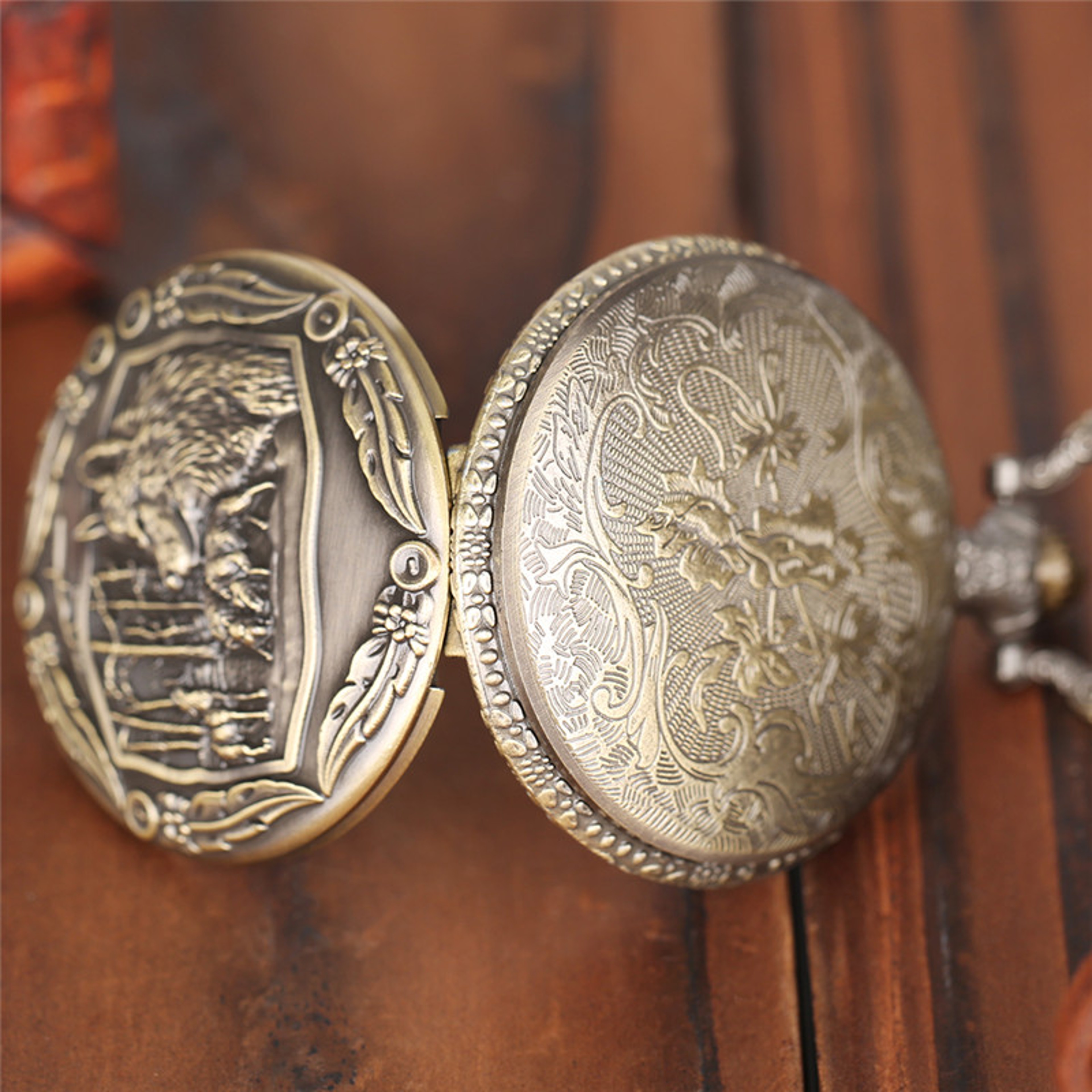 Vintage Wolf Head Pocket Watch Necklace Quartz Antique Pendant Timepiece Gift For Men 0
