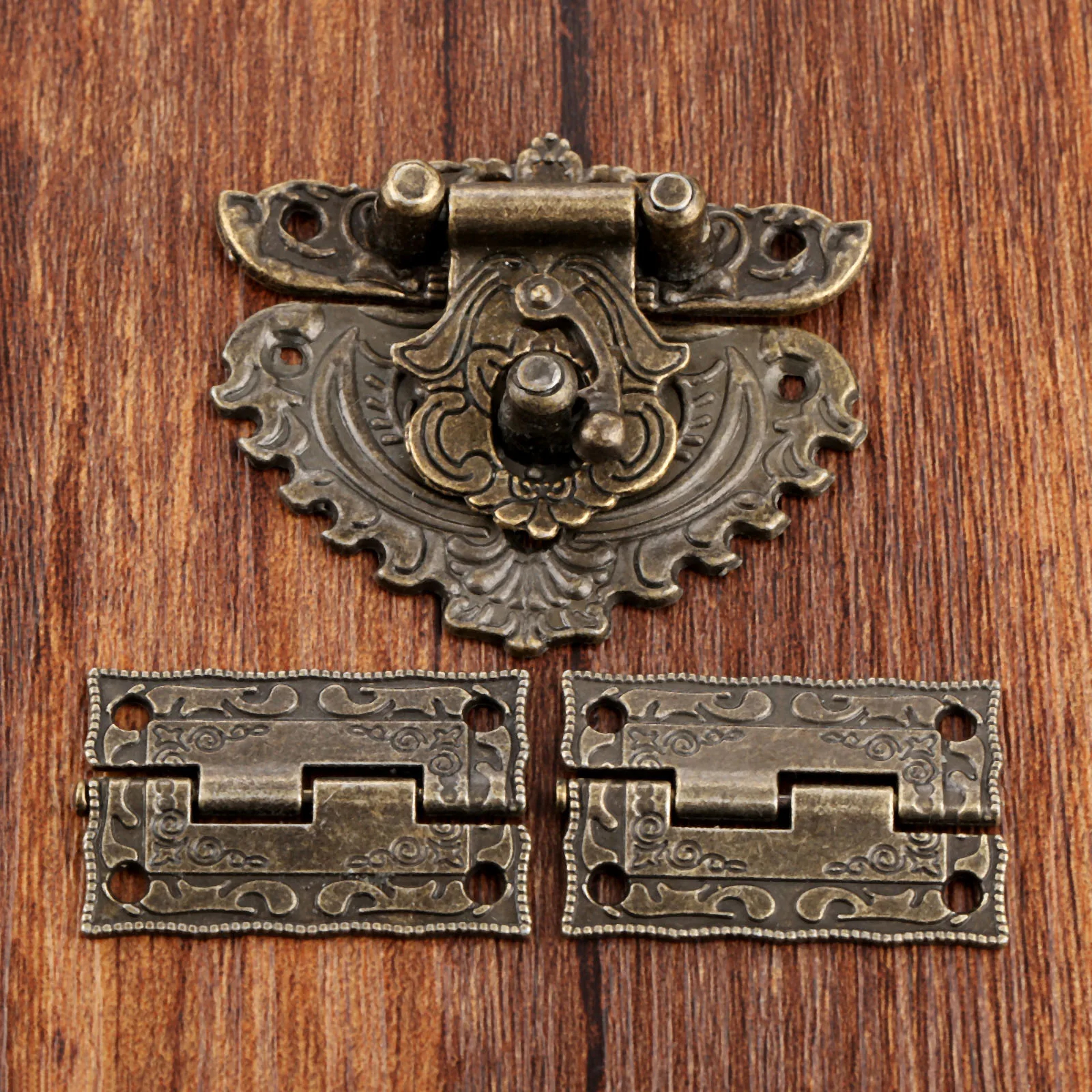 Antique Bronze Decorative Box Latch Set With Hinges For Jewelry  Wooden Storage Boxes 0