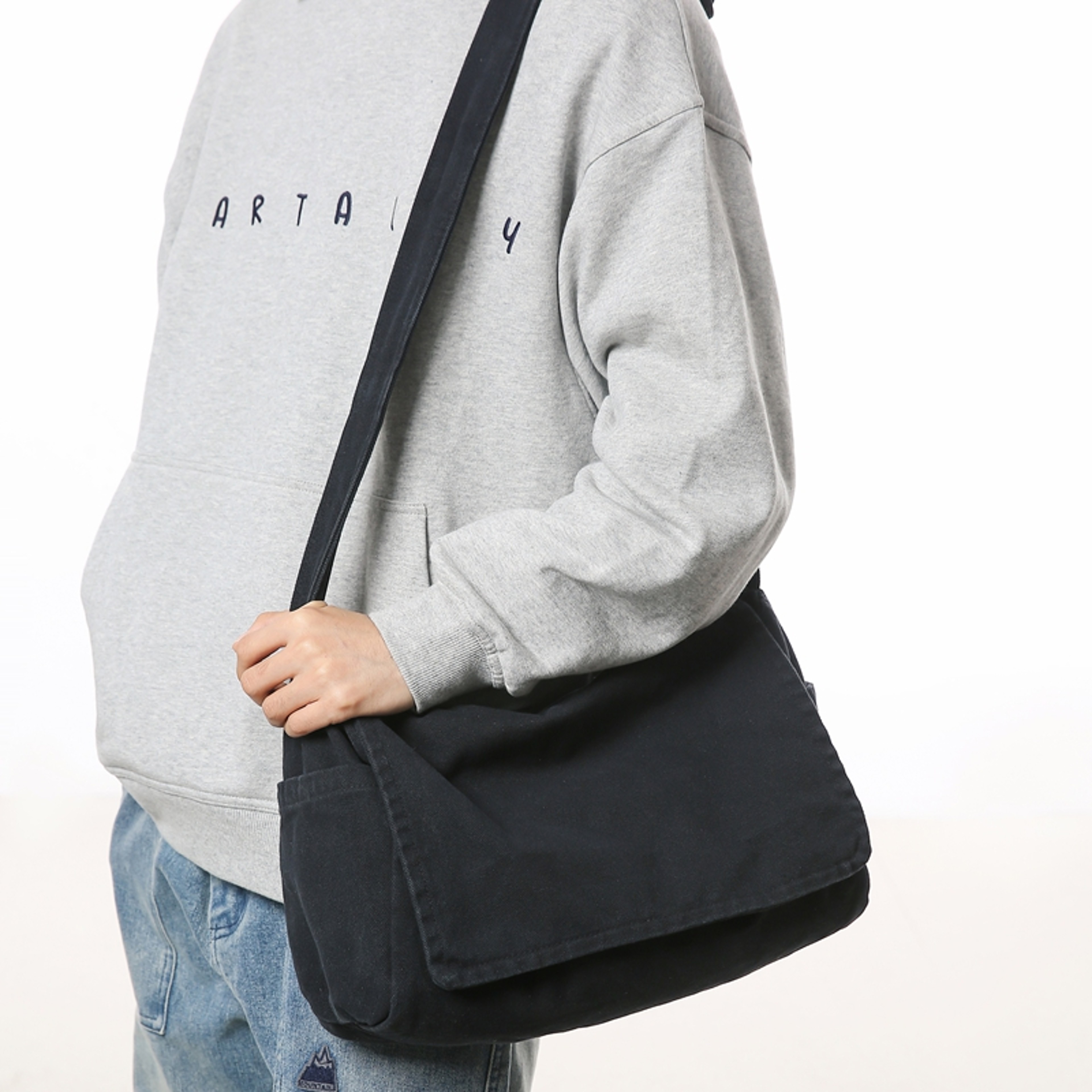 Minimalist Men Messenger Bag Large Capacity Casual Crossbody Travel Commuter Bag 4