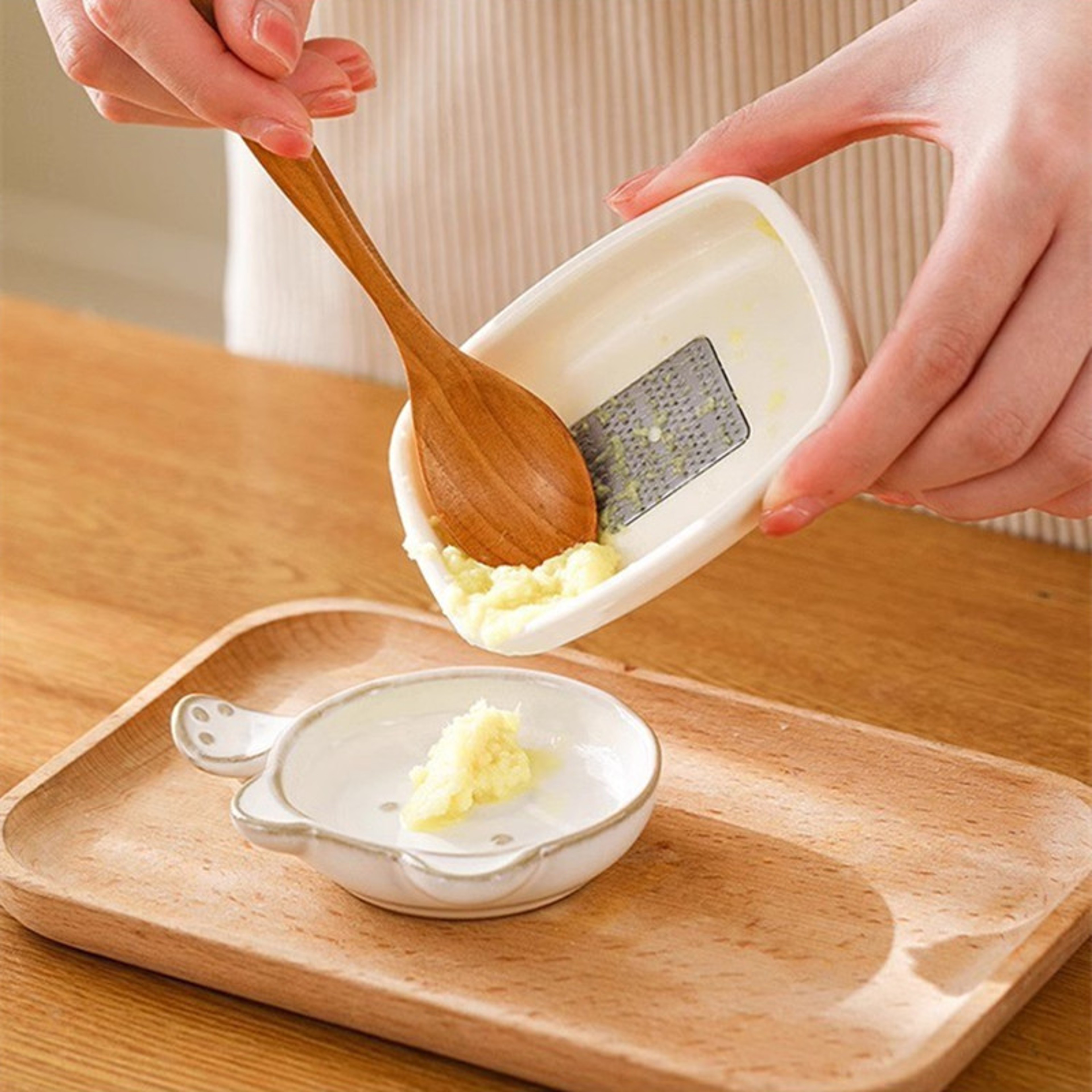 Manual Garlic Ginger Crusher Multi Function Vegetable Grater and Fruit Presser Tool – view 4