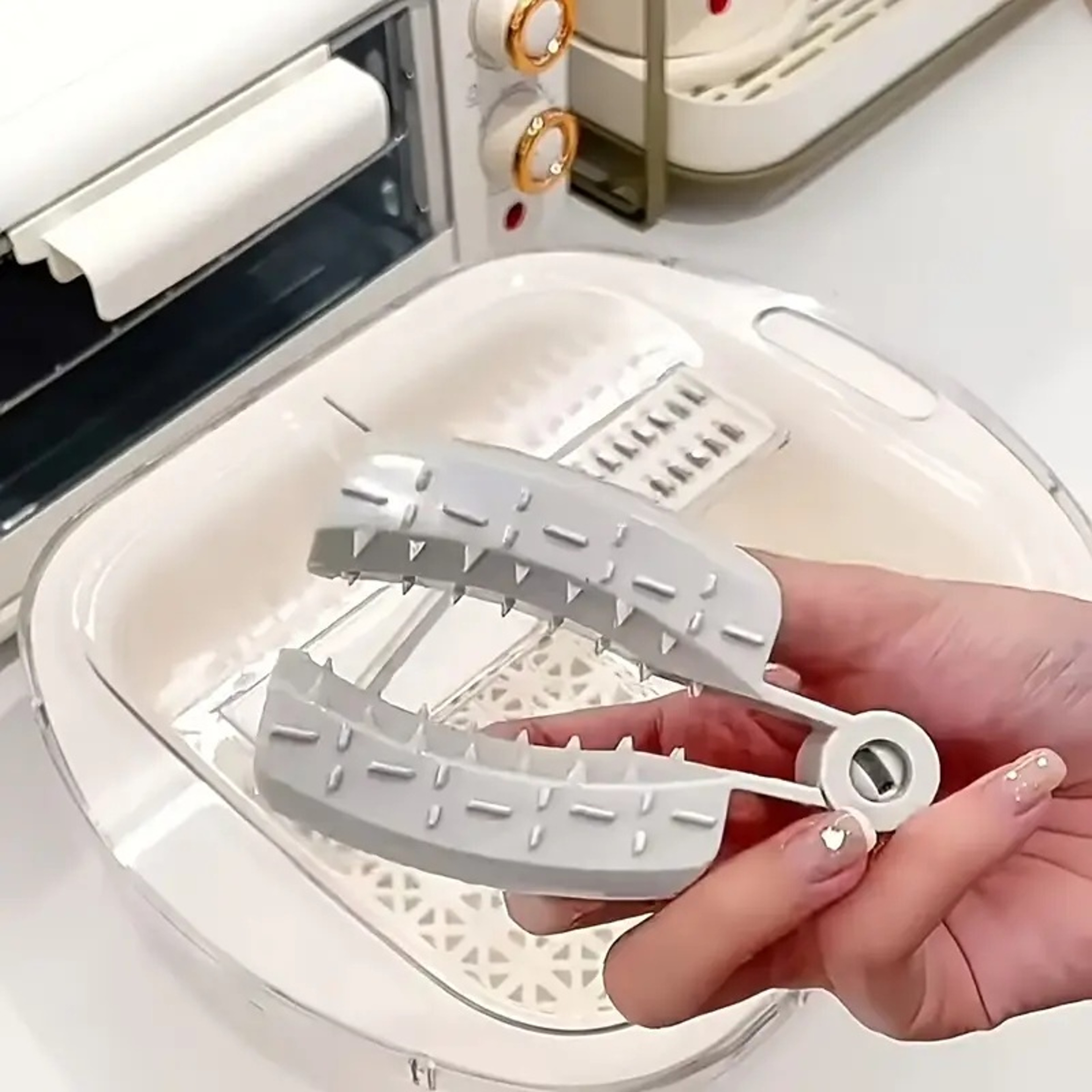 SafeSlice Pro Finger Guard For Vegetable Cutting And Grating 0