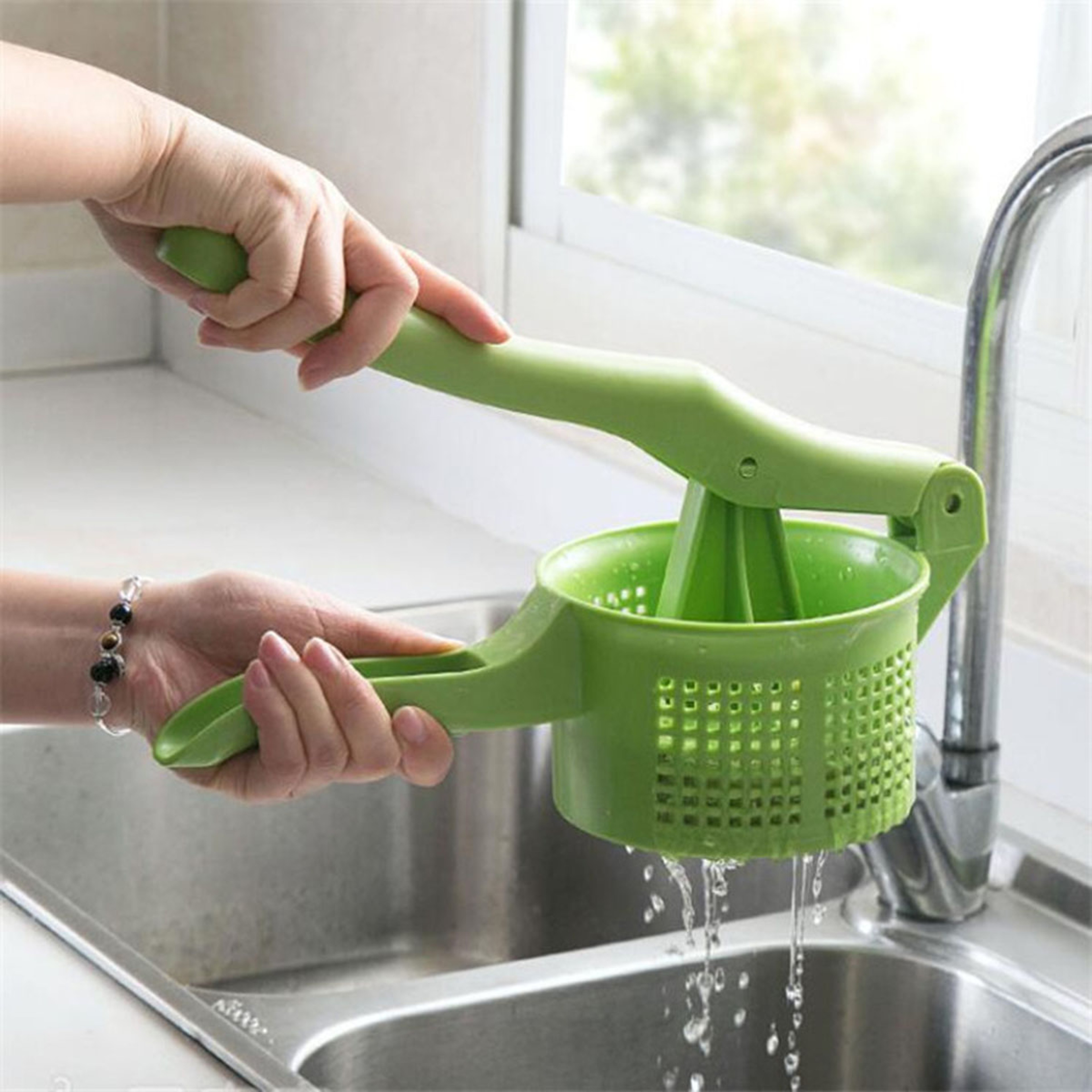 Manual Vegetable & Fruit Squeezer Press – Creative Hand-Pressure Tool – view 4