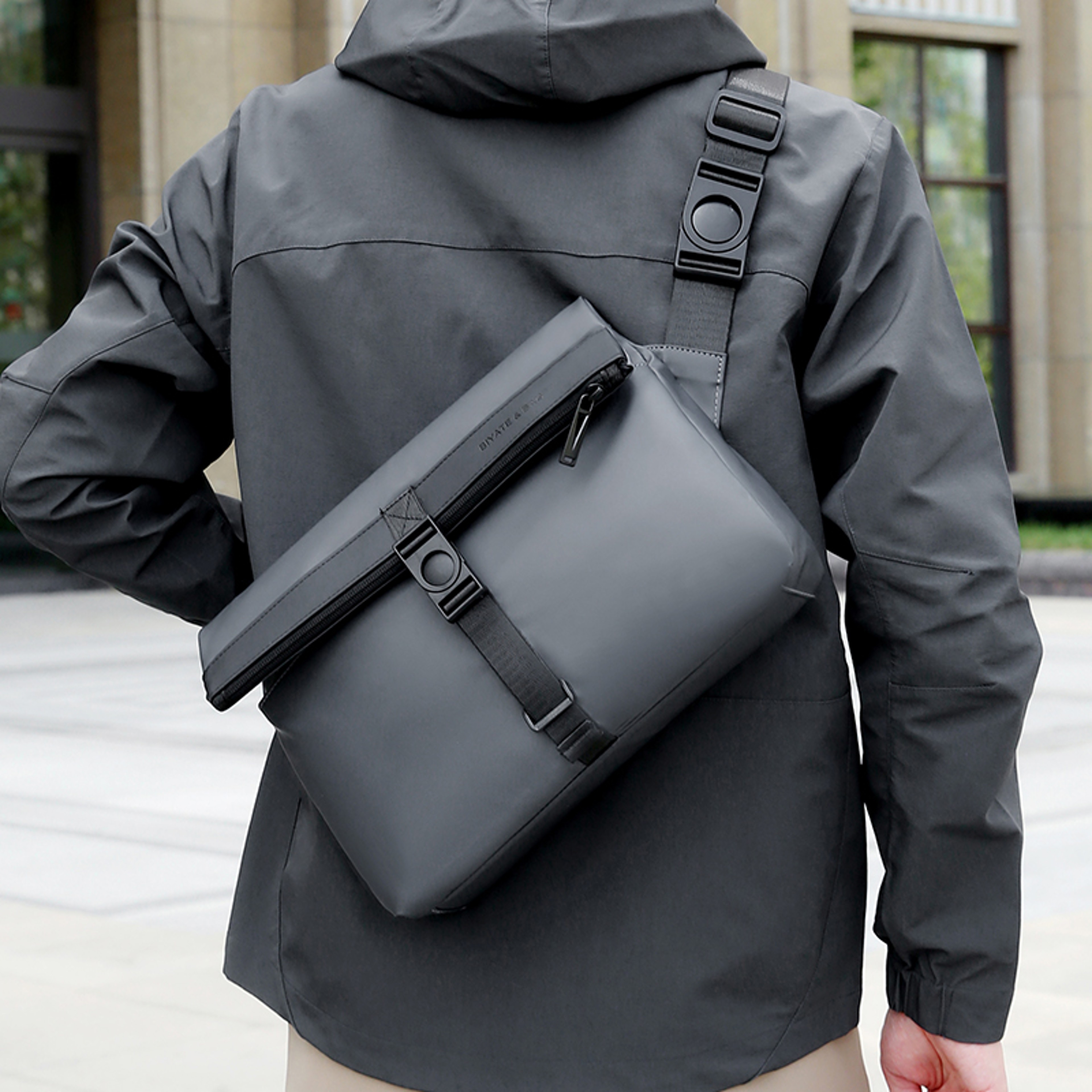 Vintage Voyager Men Leather Crossbody Bag Large Capacity Travel Briefcase Backpack – view 1