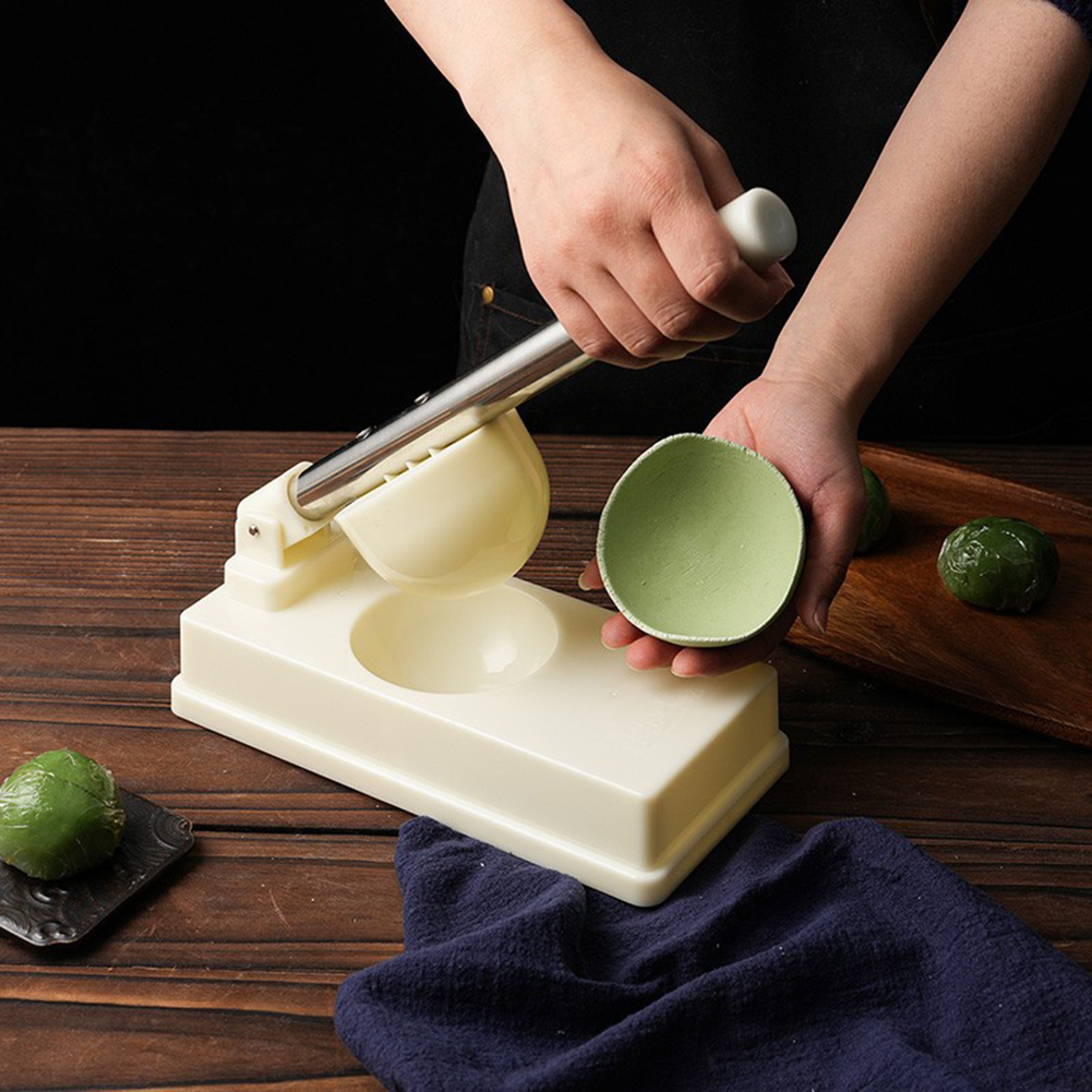 QuickPress Dumpling Maker Set Manual Dumpling Mold and Dough Press Tool – view 1