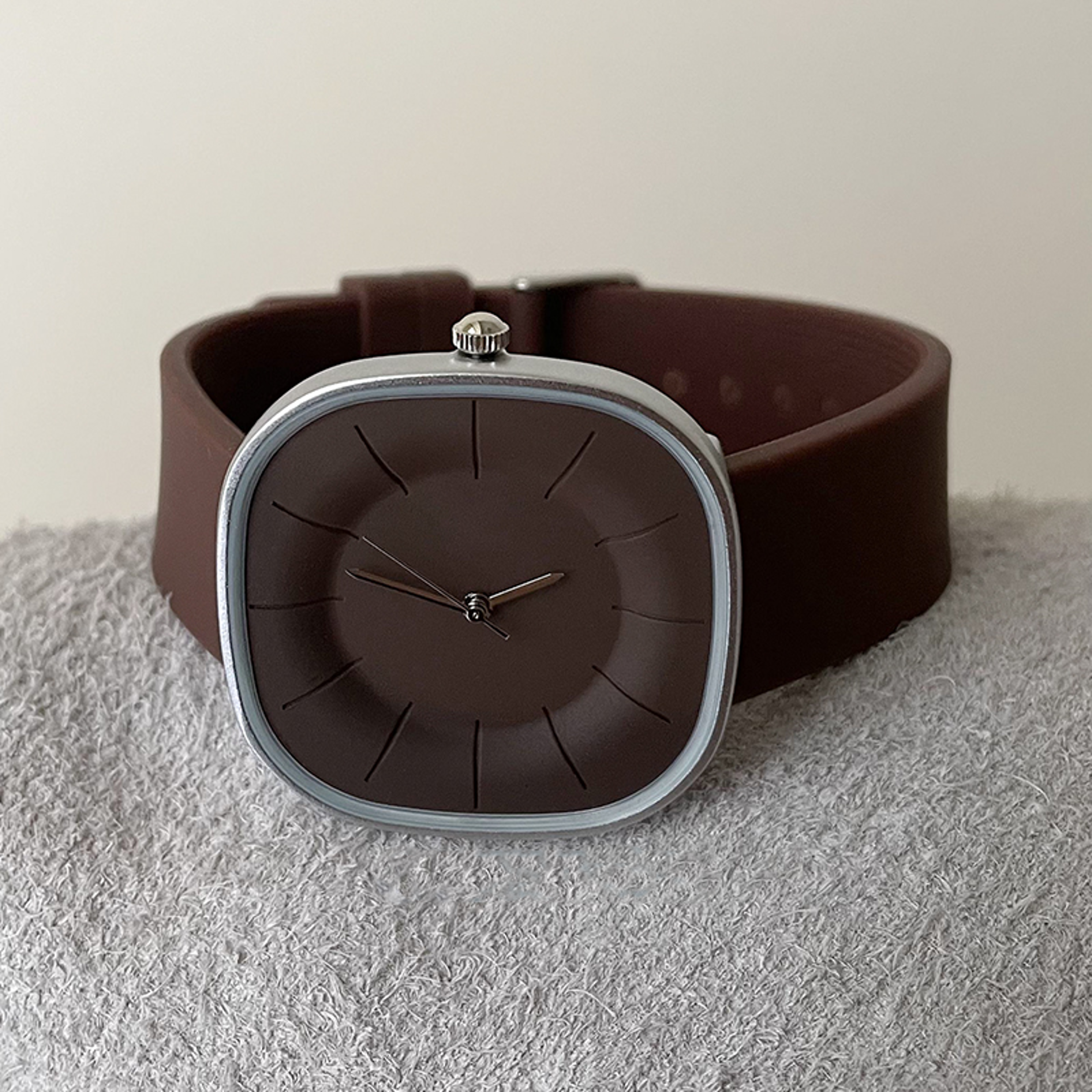 Luxury Womens Square-Face Watch with Silicone Strap – Waterproof Quartz Timepiece – view 13