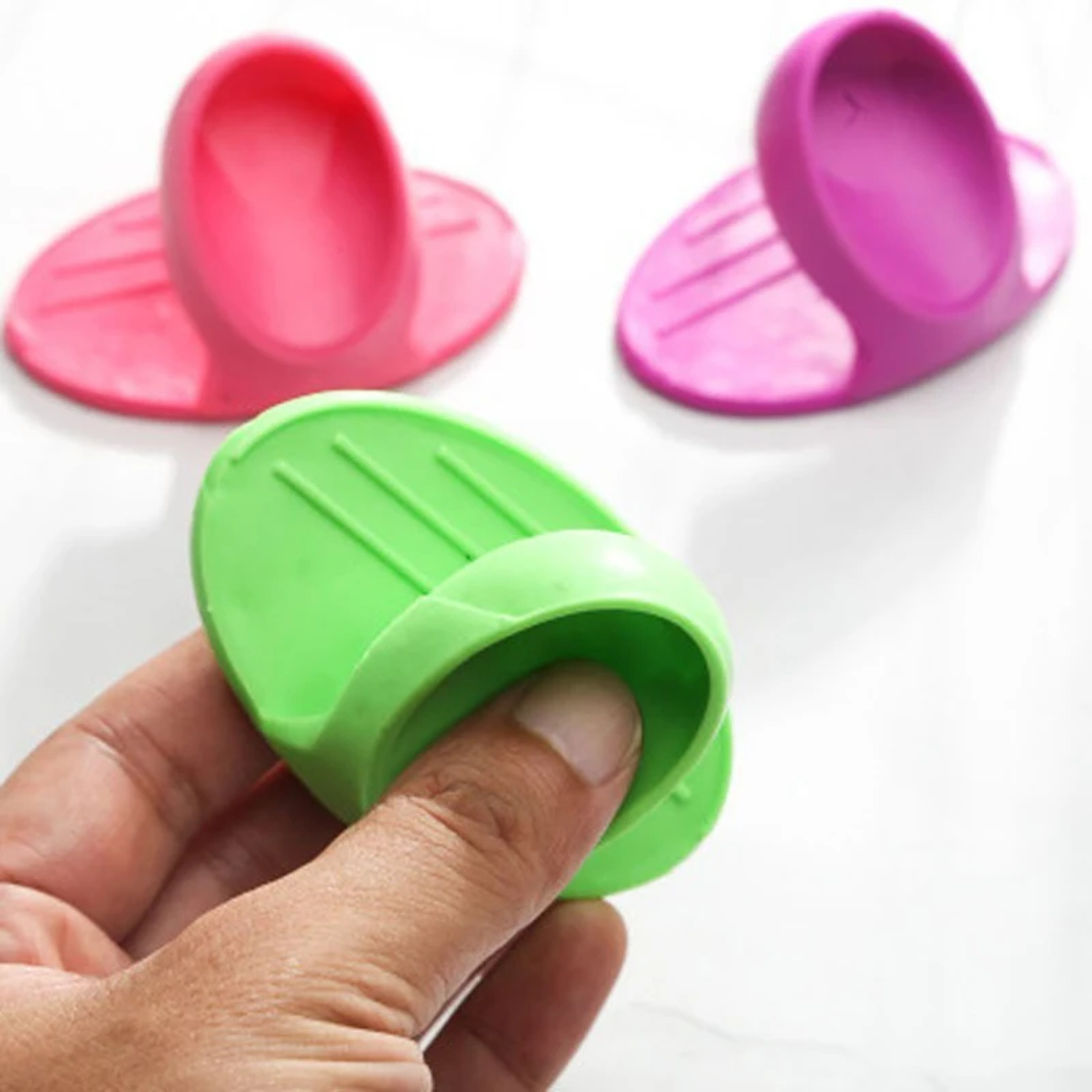HeatGuard Silicone Finger Oven Mitts for Microwave and Baking Protection – view 4