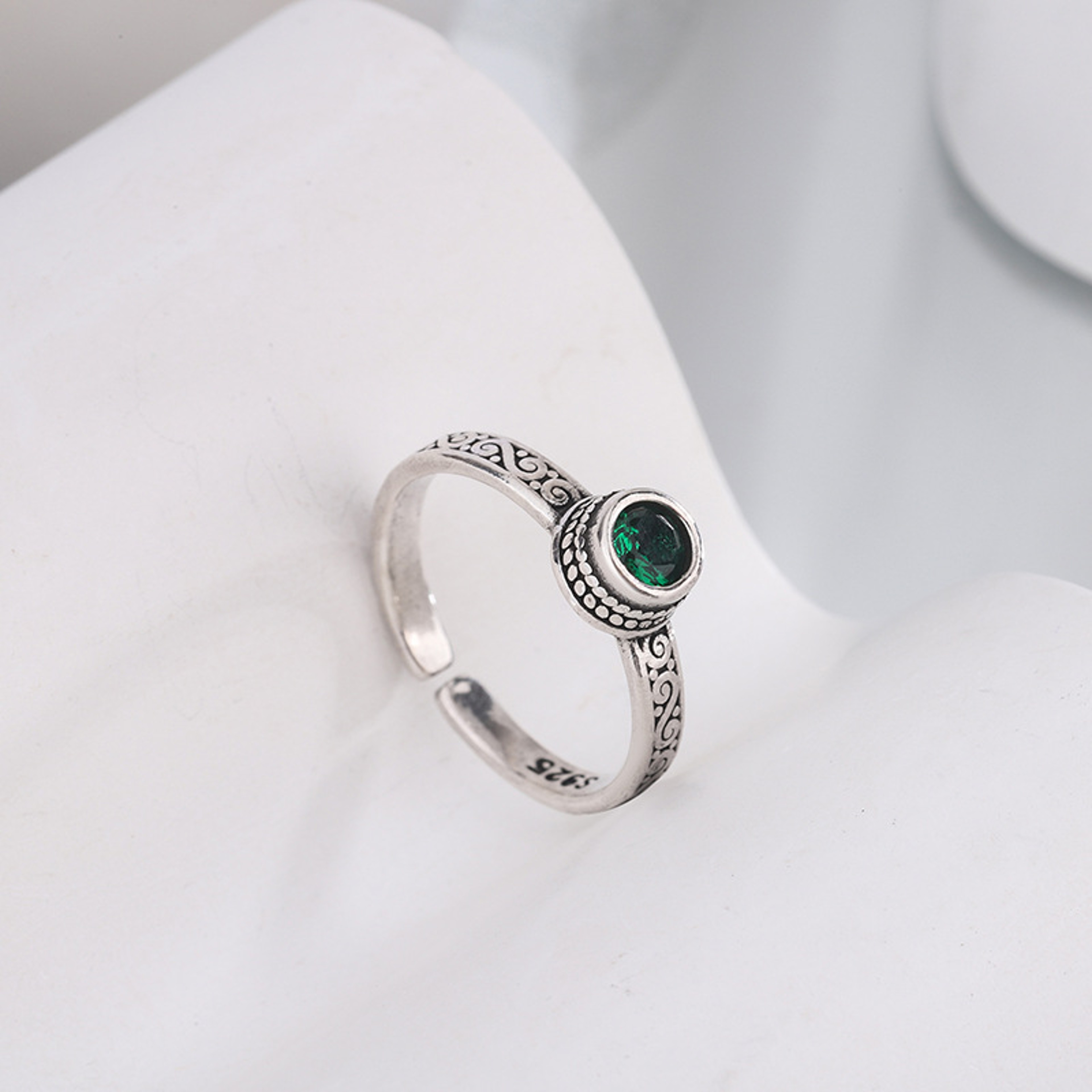 NhwrXIYANIKE-Vintage-Thai-Silver-Green-Zircon-Open-Cuff-Finger-Rings-for-Women-Girl-New-Fashion-Jewelry.jpg