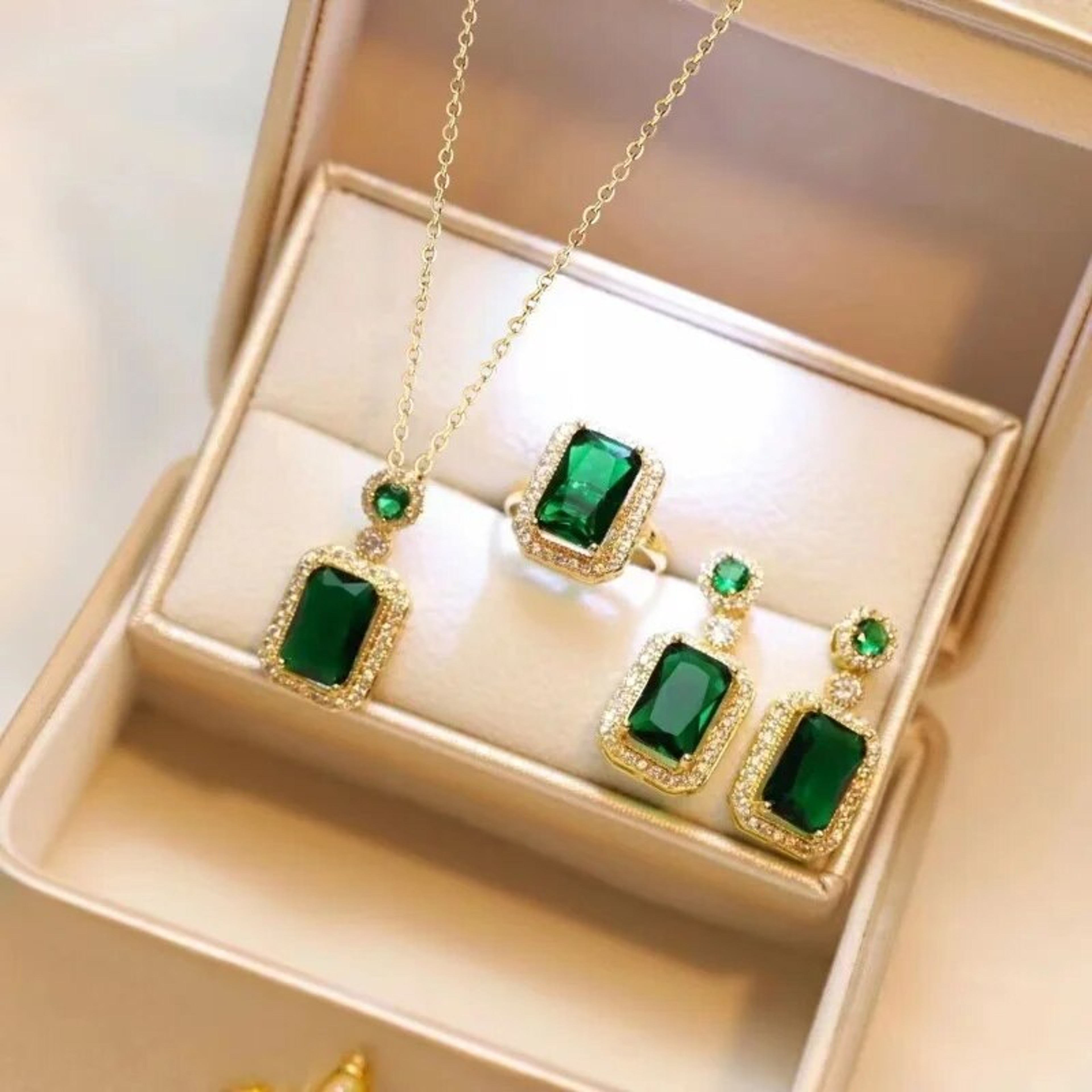 uYDl3pieceSetLuxuryFashionEmeraldPerfumeBottleNecklaceEarringsRingBanquetWeddingJewelry