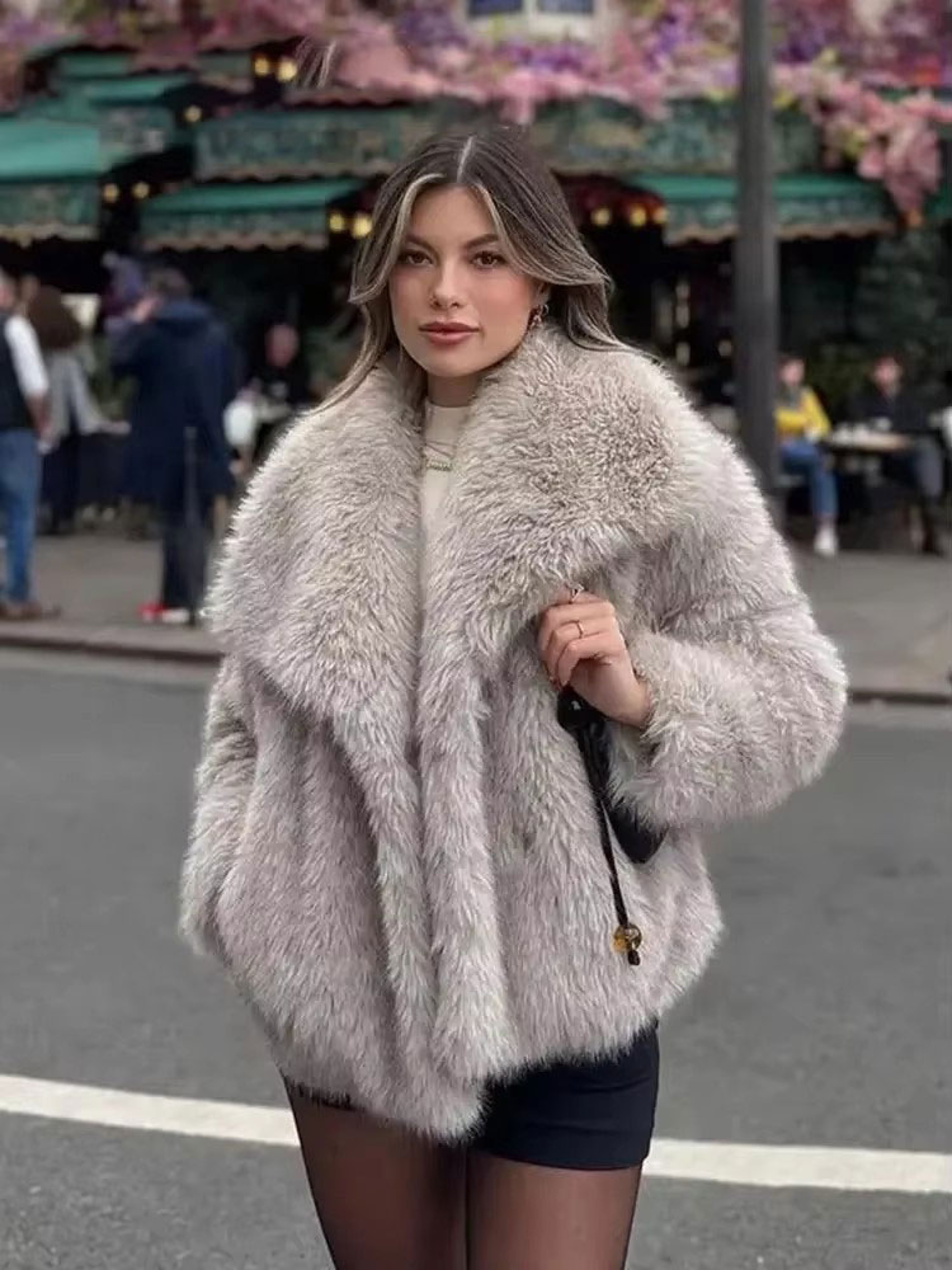 Elegant Women's Faux Fur Coat, Warm Fluffy Jacket, Long Sleeve Lapel Outerwear, Loose High Street Fashion for Autumn – view 5