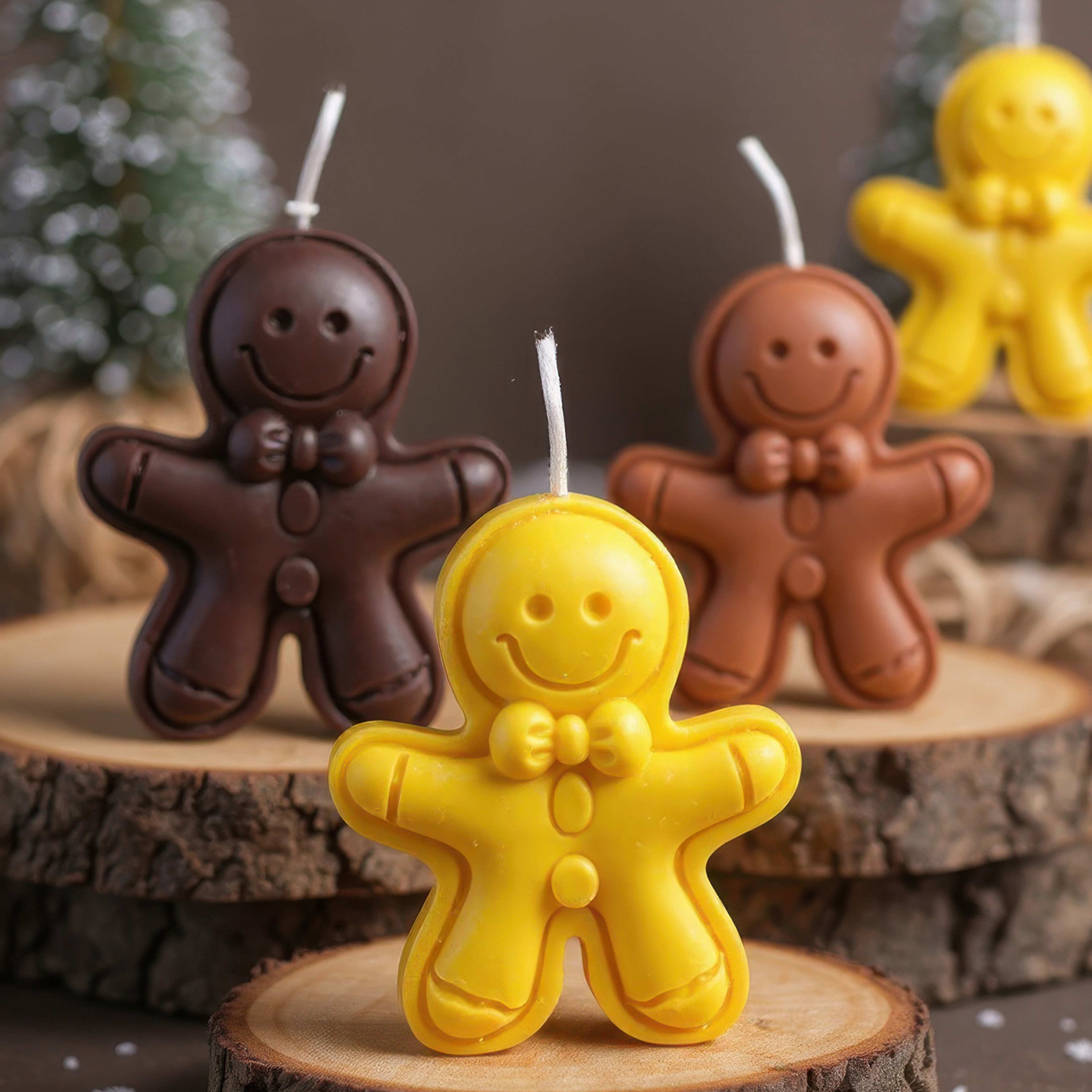 Christmas Gingerbread Man Candle, A Festive Scented Candle for Home Decor, Aromatherapy Holiday Gift, Cute Table Decor – view 6