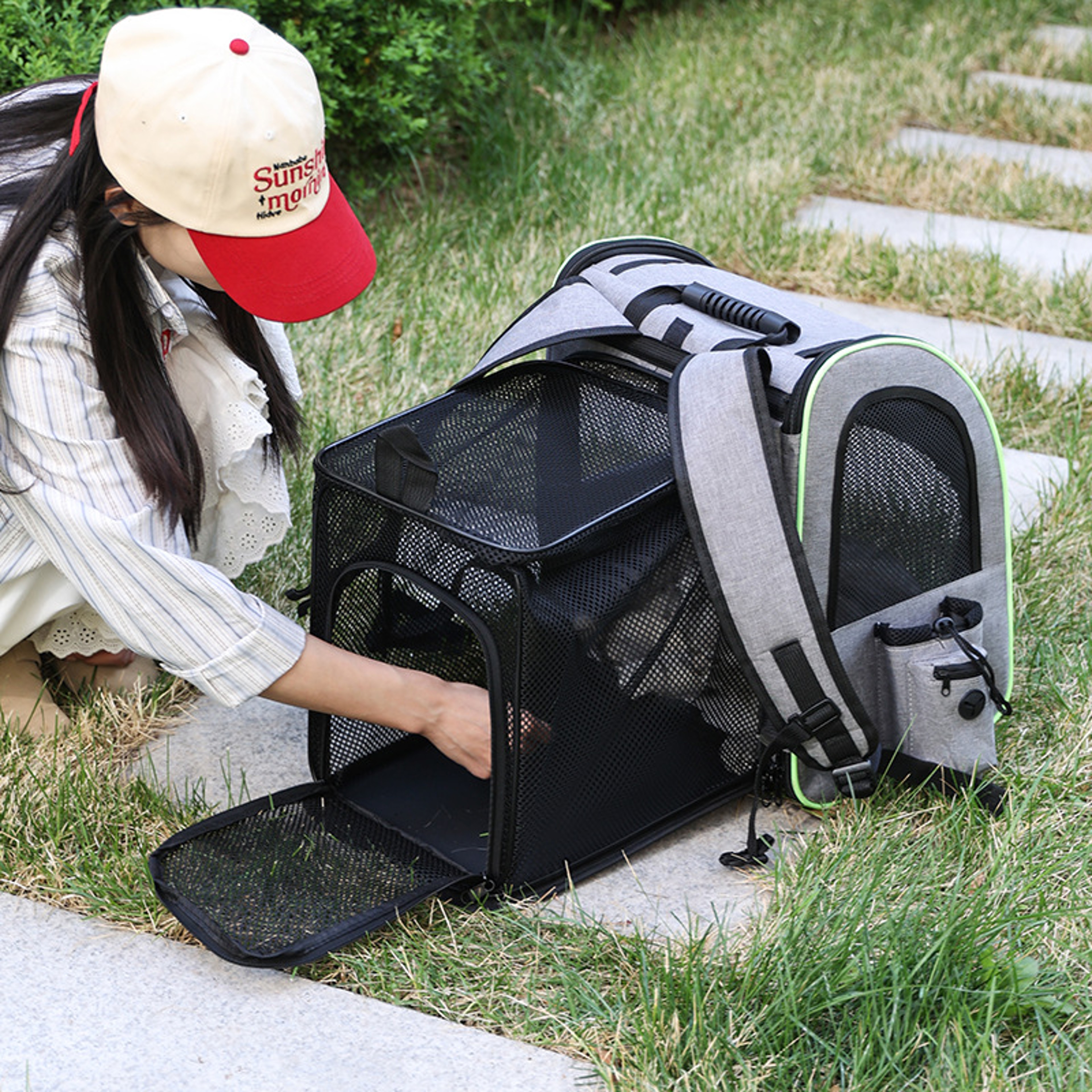 Breathable Mesh Pet Carrier Backpack Expandable Cat Carrier Bag For Hiking And Travel 1