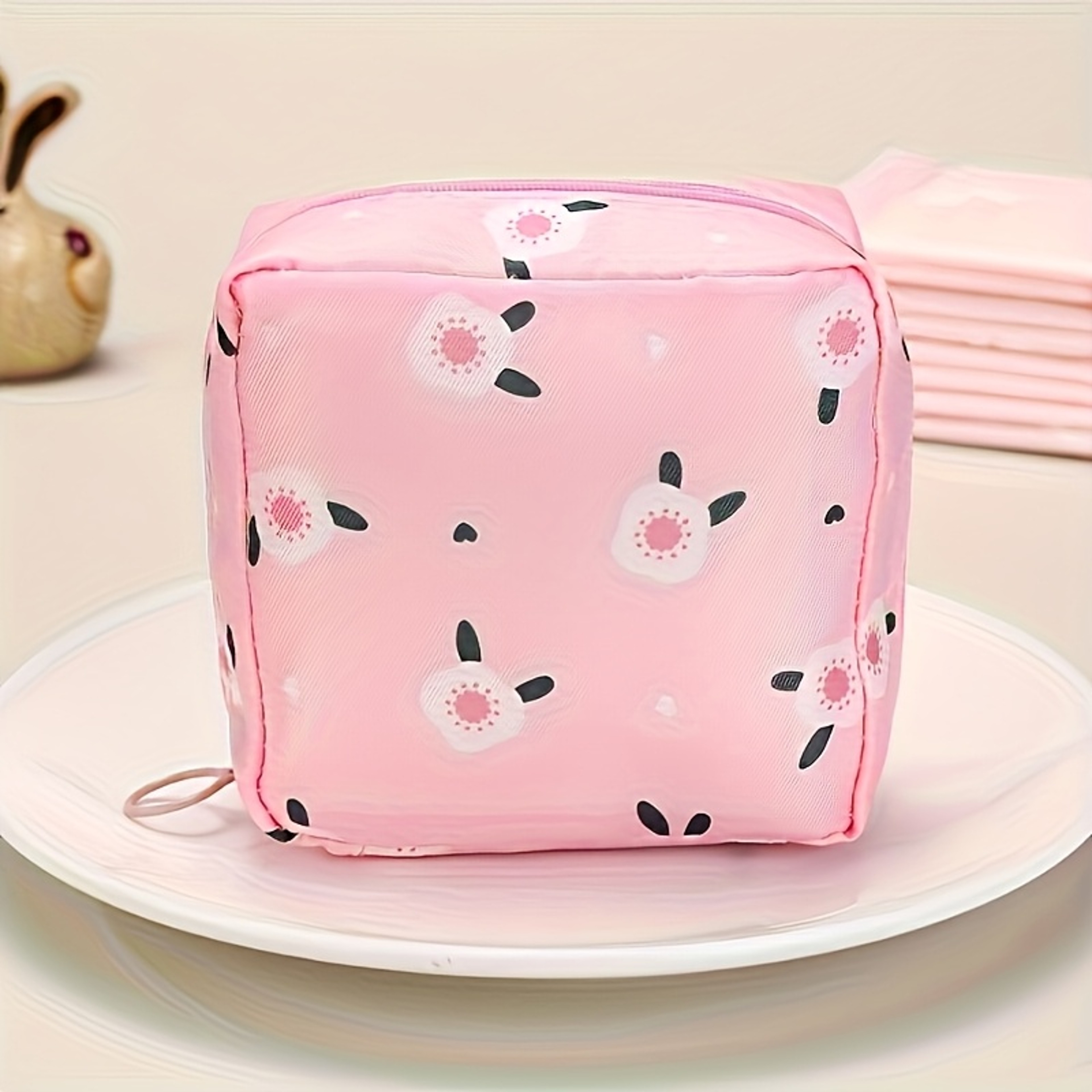 Portable Makeup Bag With Artistic Print Stylish Black Polyester Organizer Large Capacity Travel Pou 4
