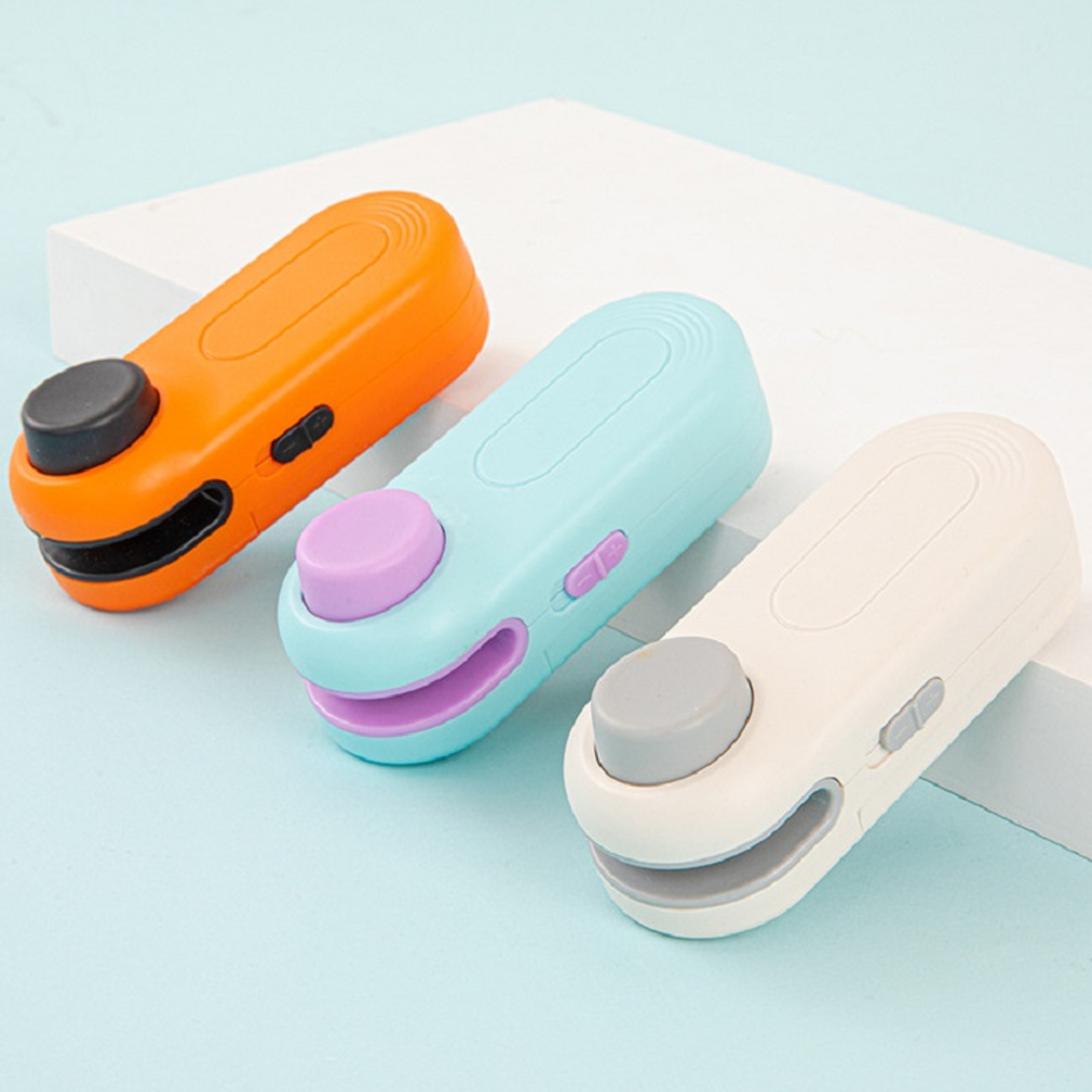 Portable Mini Heat And Vacuum Sealer For Snacks Rechargeable Sealer For Home Use 3