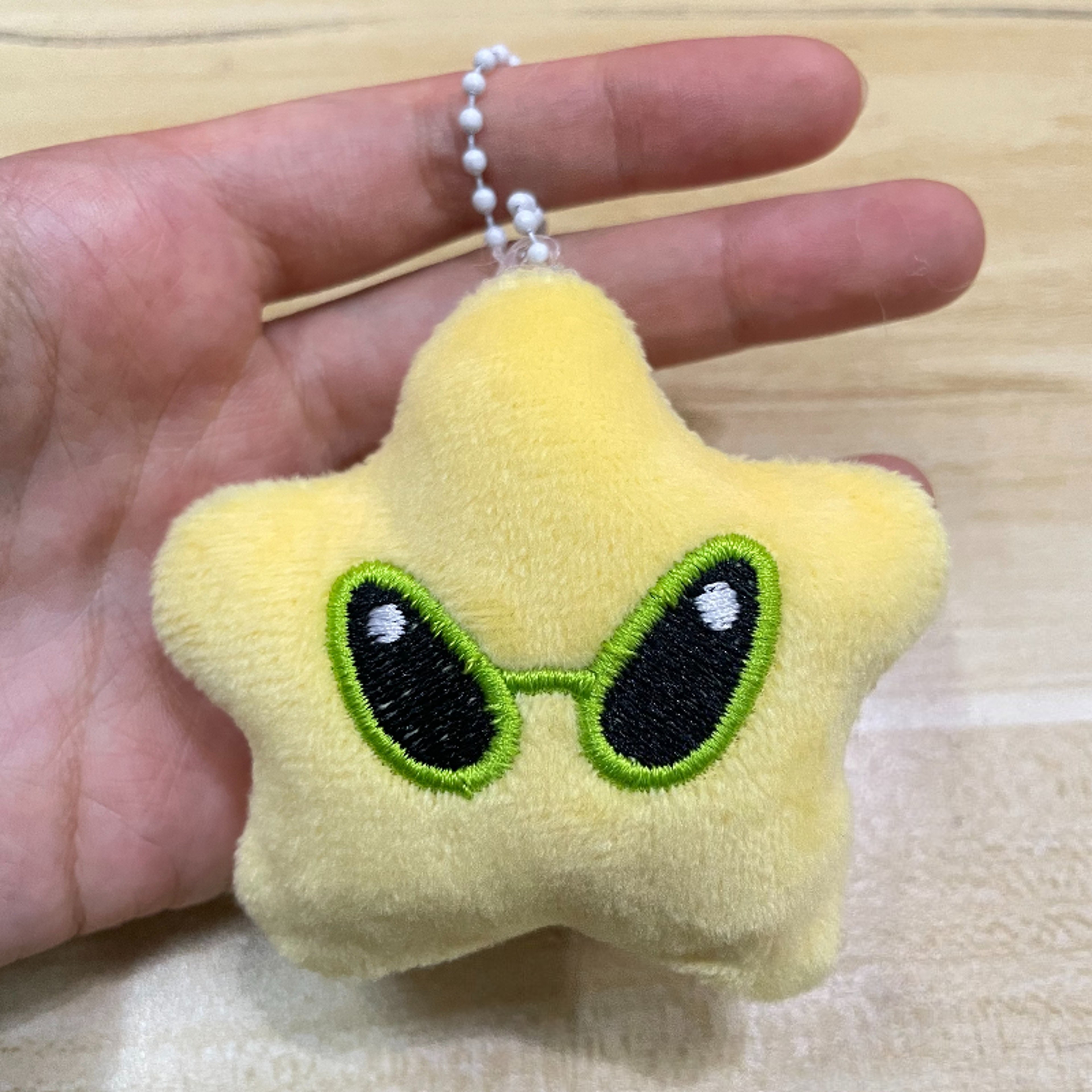 Cute Green Alien Plush Keychain Soft Yellow Alien Toy Pendant For Schoolbags Kids And Adults Perfec 2