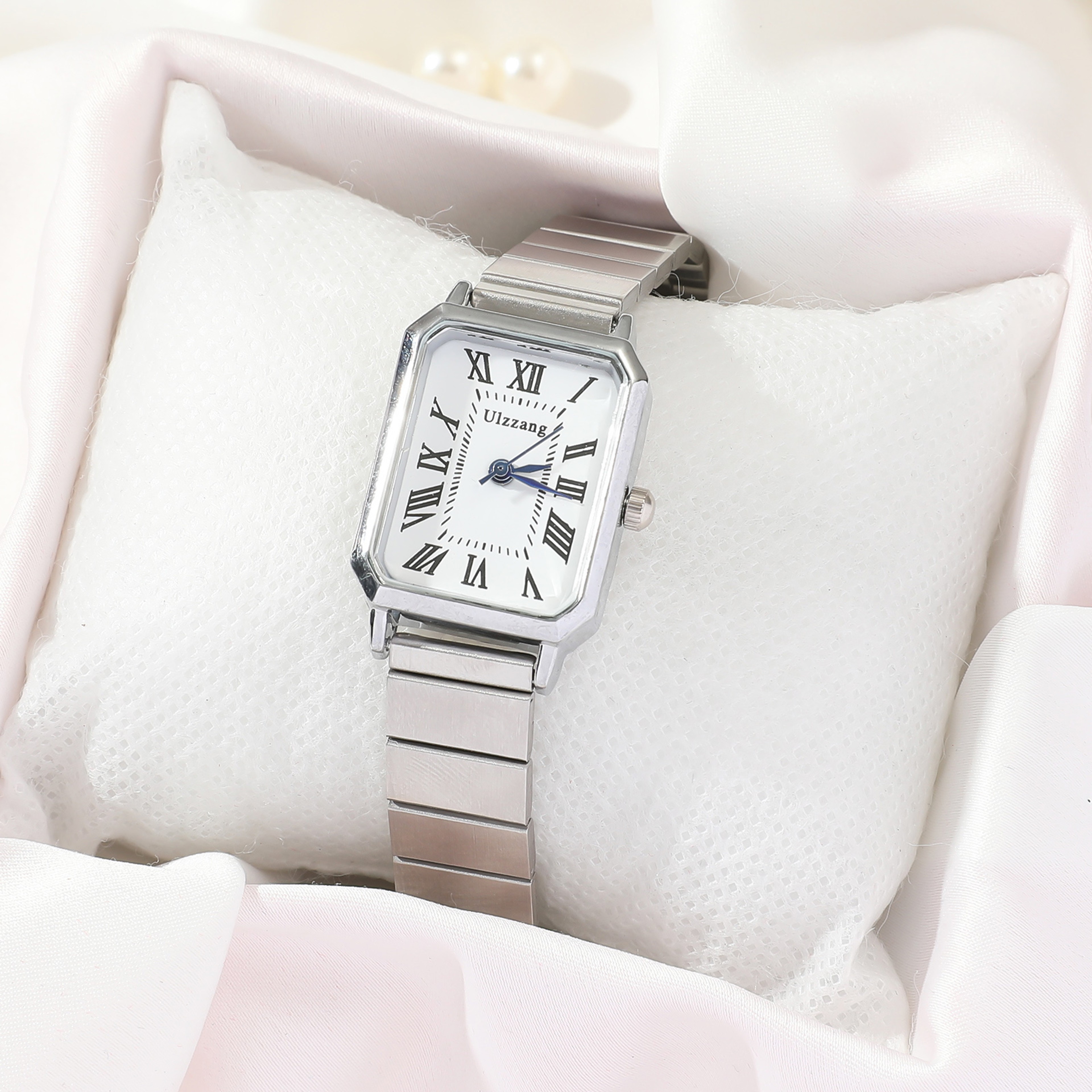 Elegant Roman Scale Dial Womens Quartz Watch with Steel Band – view 2
