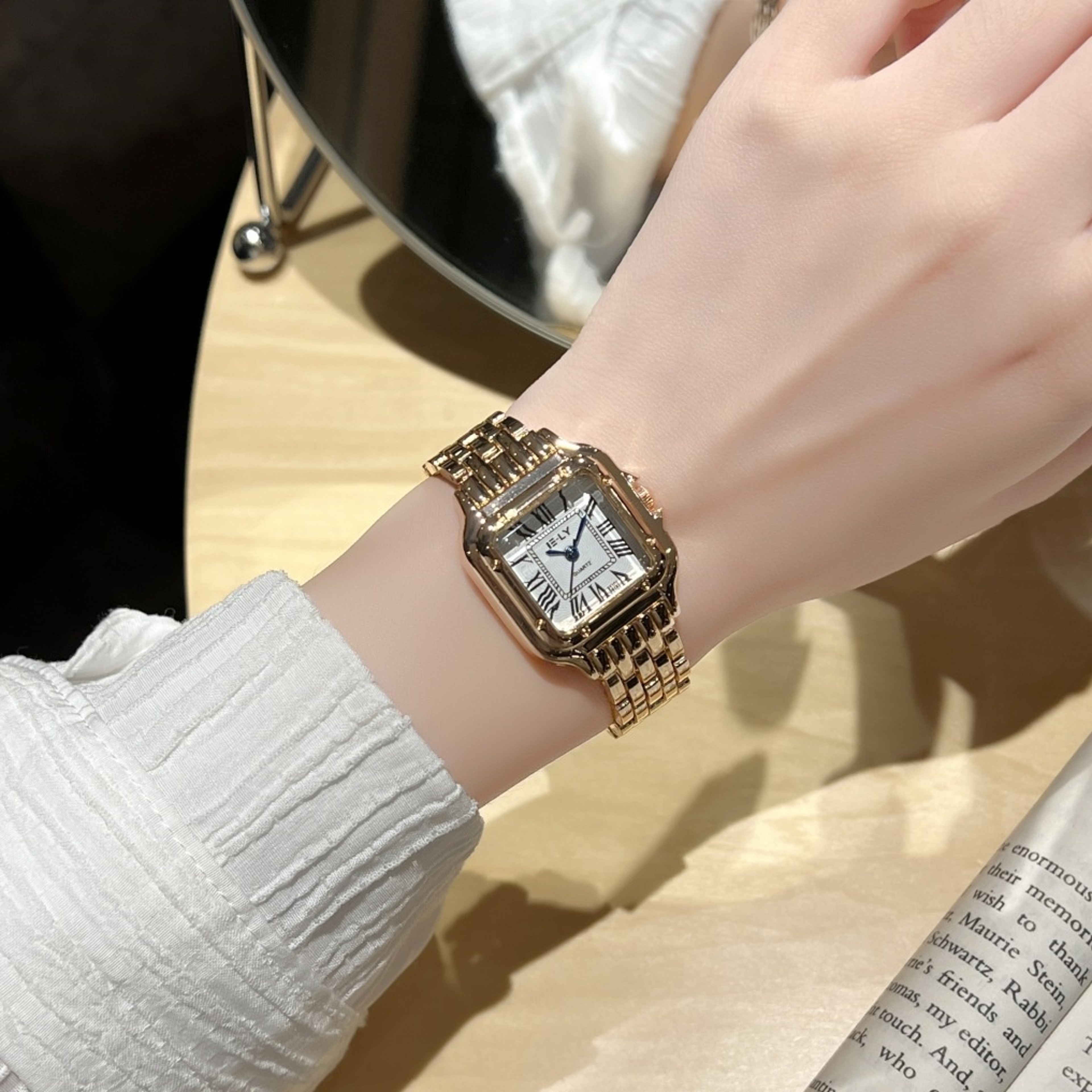 Elegant Gold Stainless Steel Women's Quartz Wristwatch Light Luxury Business Fashion Watch – view 6