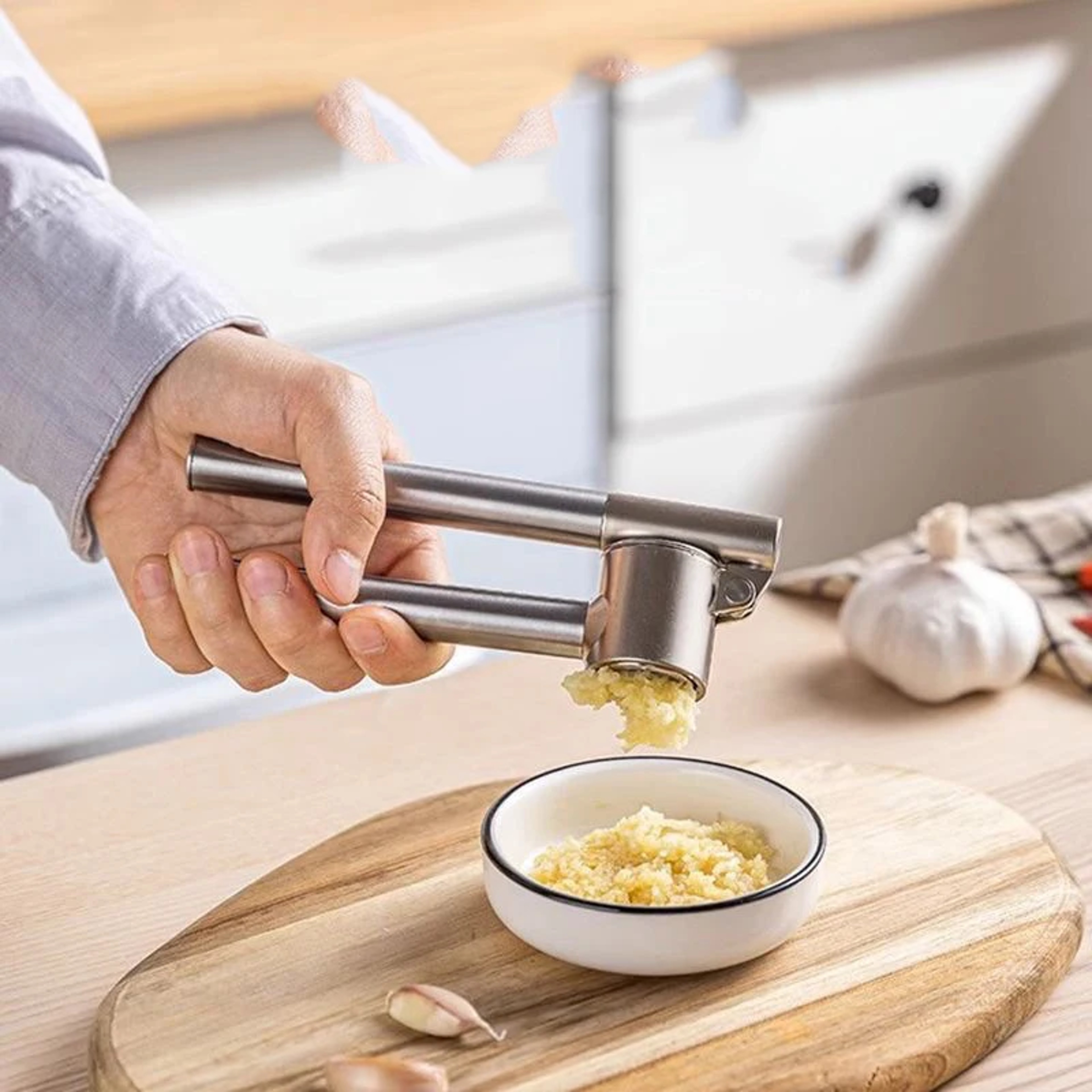 Large Stainless Steel Garlic Press Detachable RustProof LargeSized Garlic Crusher For Effortless Me 0