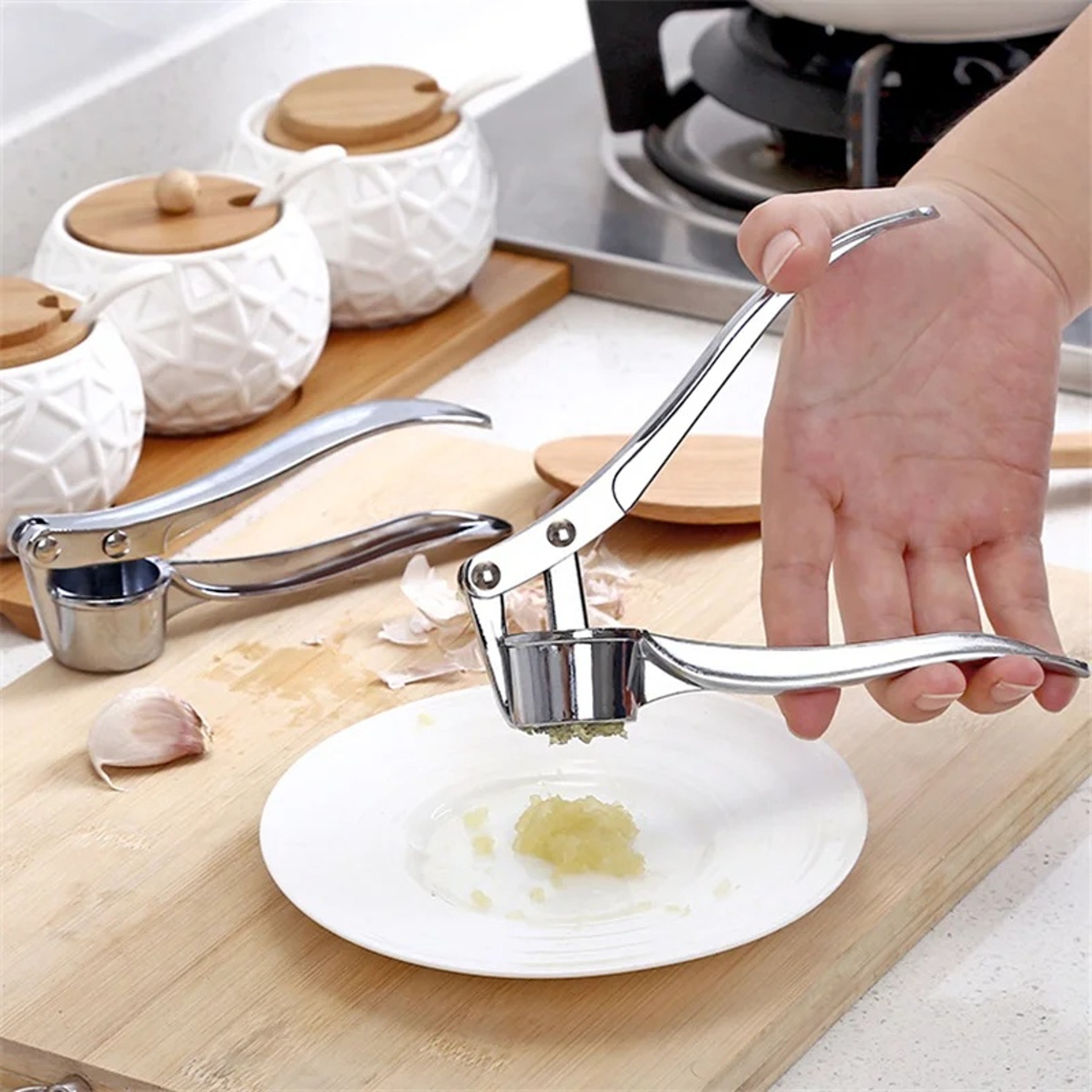 High-Quality Garlic Press Smooth-Handled Crusher for Easy, Effortless Garlic Crushing & Vegetable Use – view 1