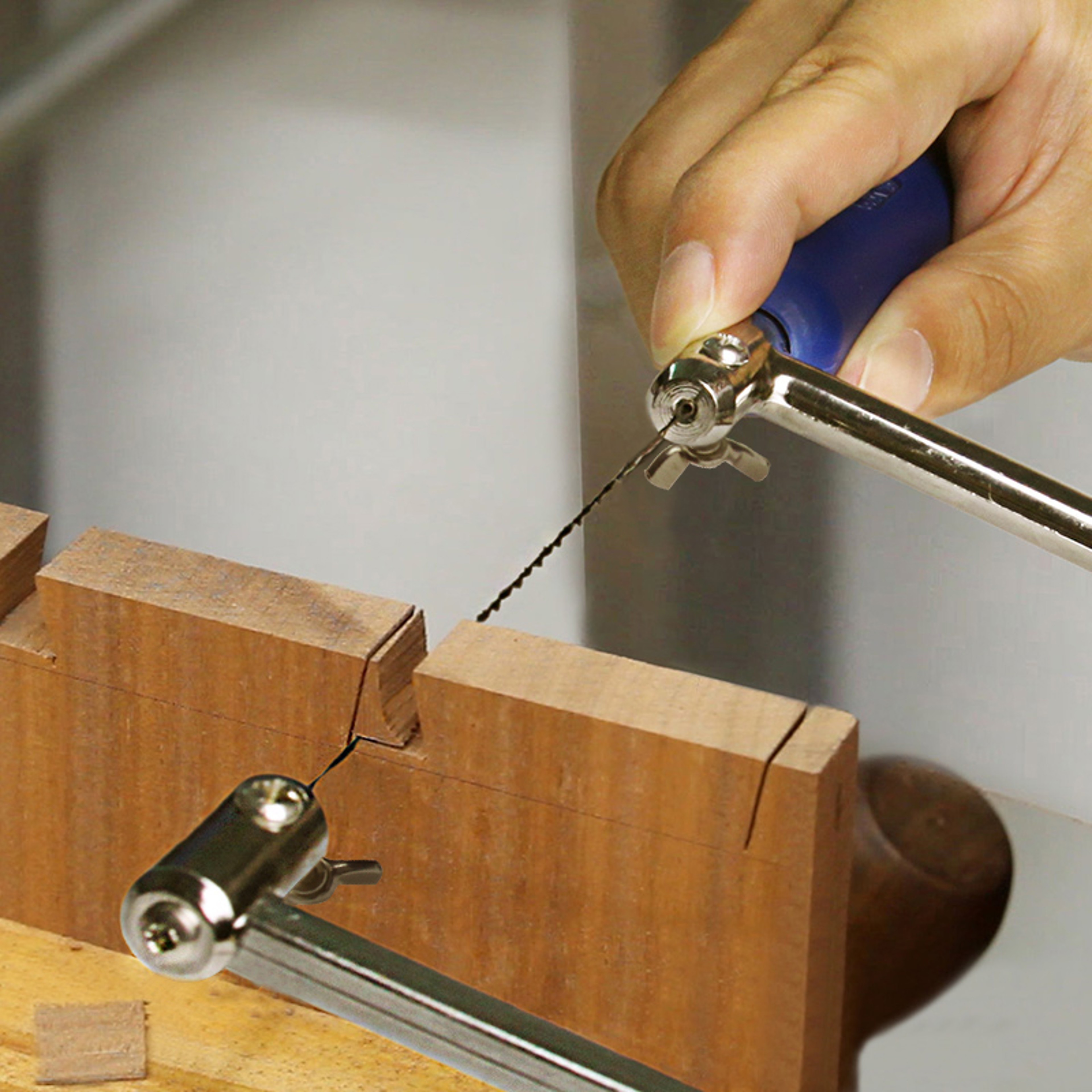 Multifunctional Mini Hand Saw for Woodworking and DIY Projects – view 2
