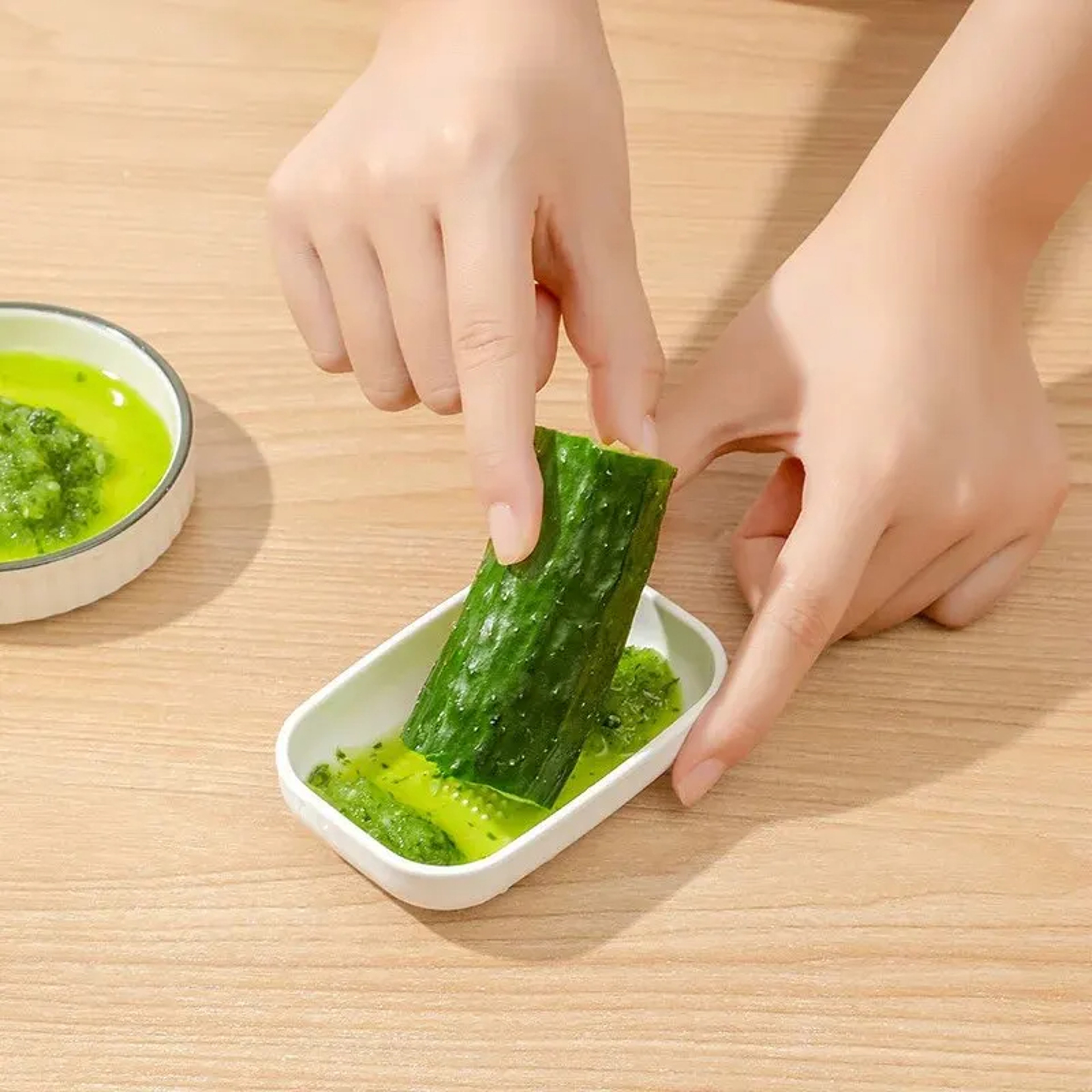 Plastic Manual Garlic  Ginger Grinder For Puree Making Perfect Household Kitchen Tool 1