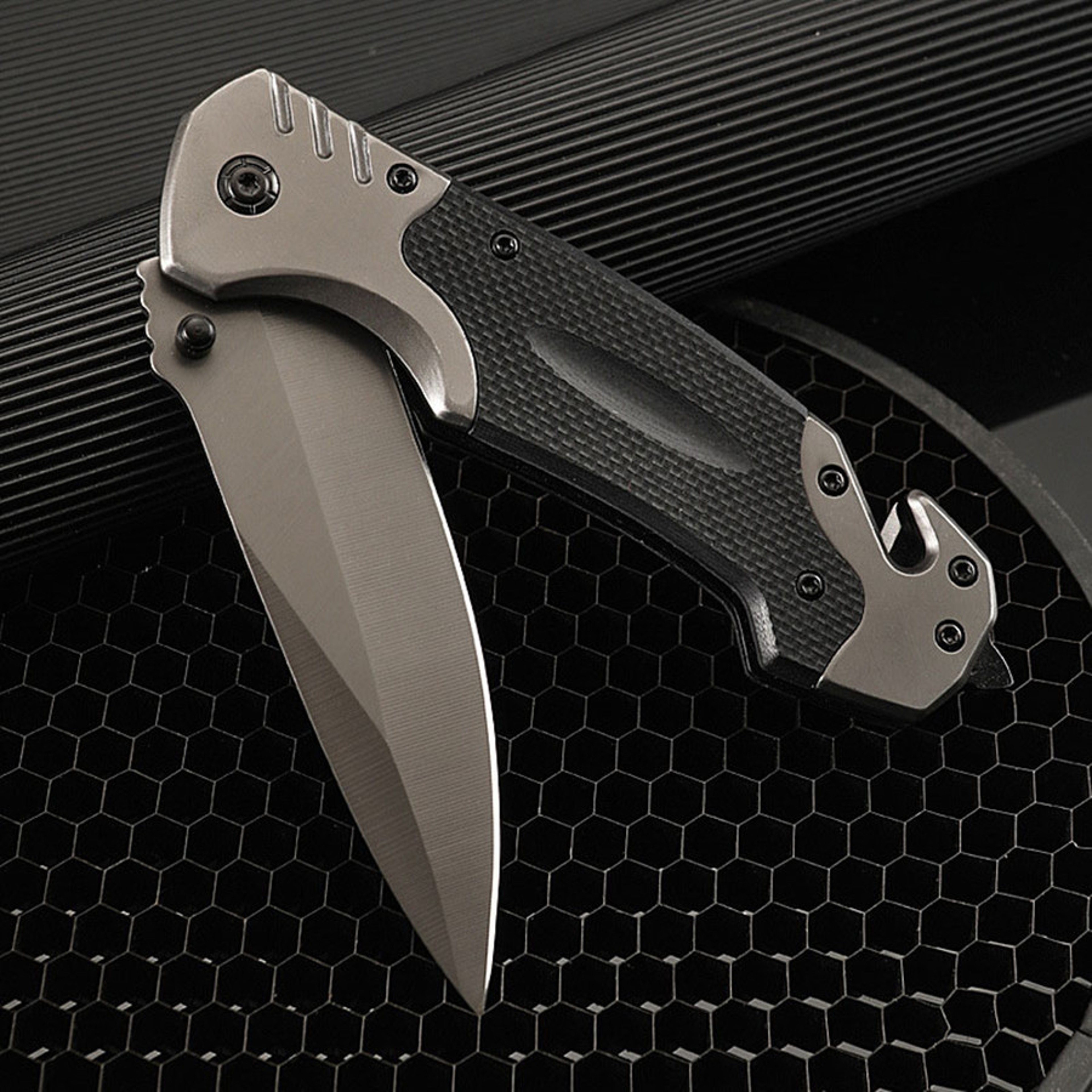 Outdoor Survival Pocket Knife Multifunctional Tactical Folding Knife for Camping, Hiking, and Self-Defense – view 5