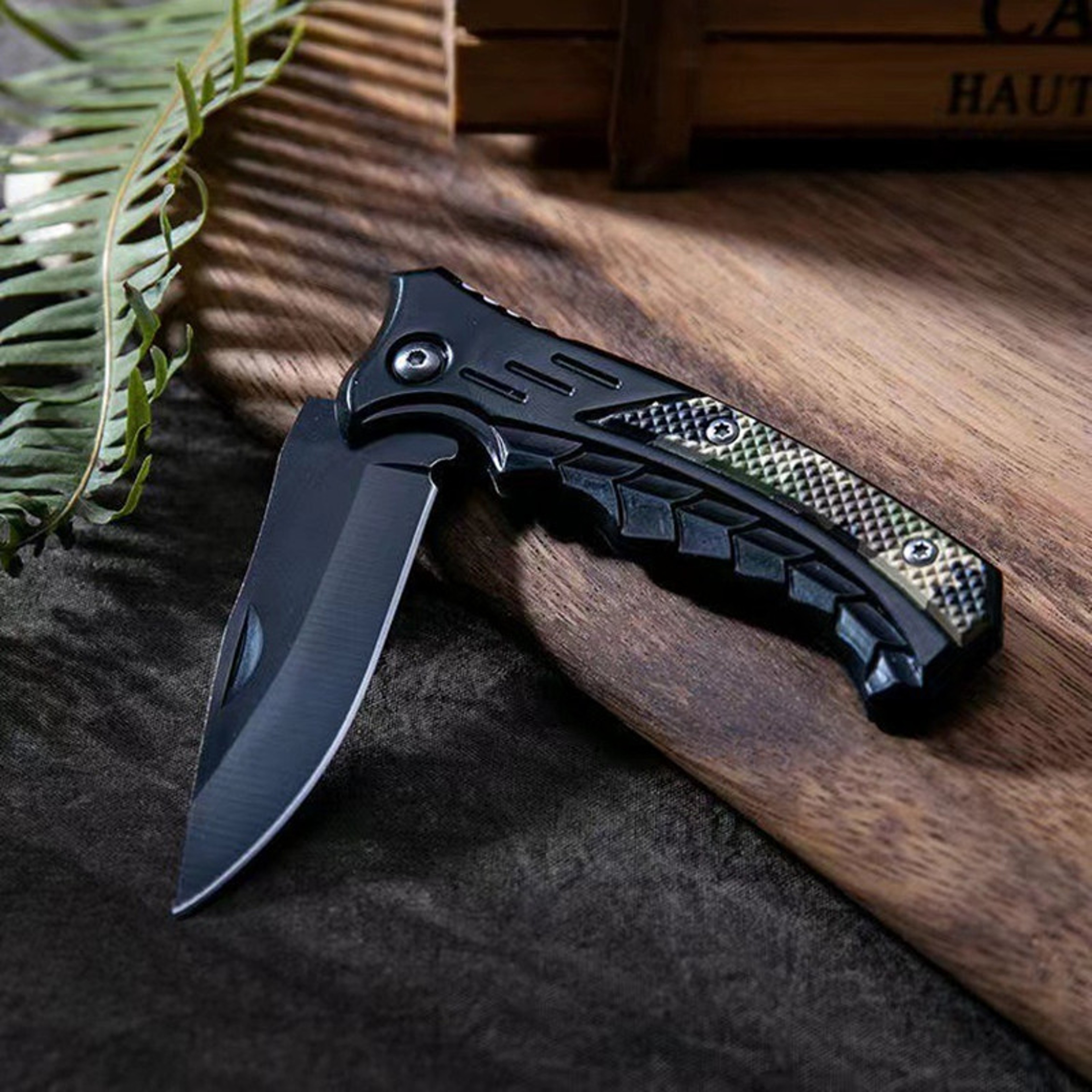High Hardness Tactical Folding Knife Portable Wilderness Survival Tool – view 4
