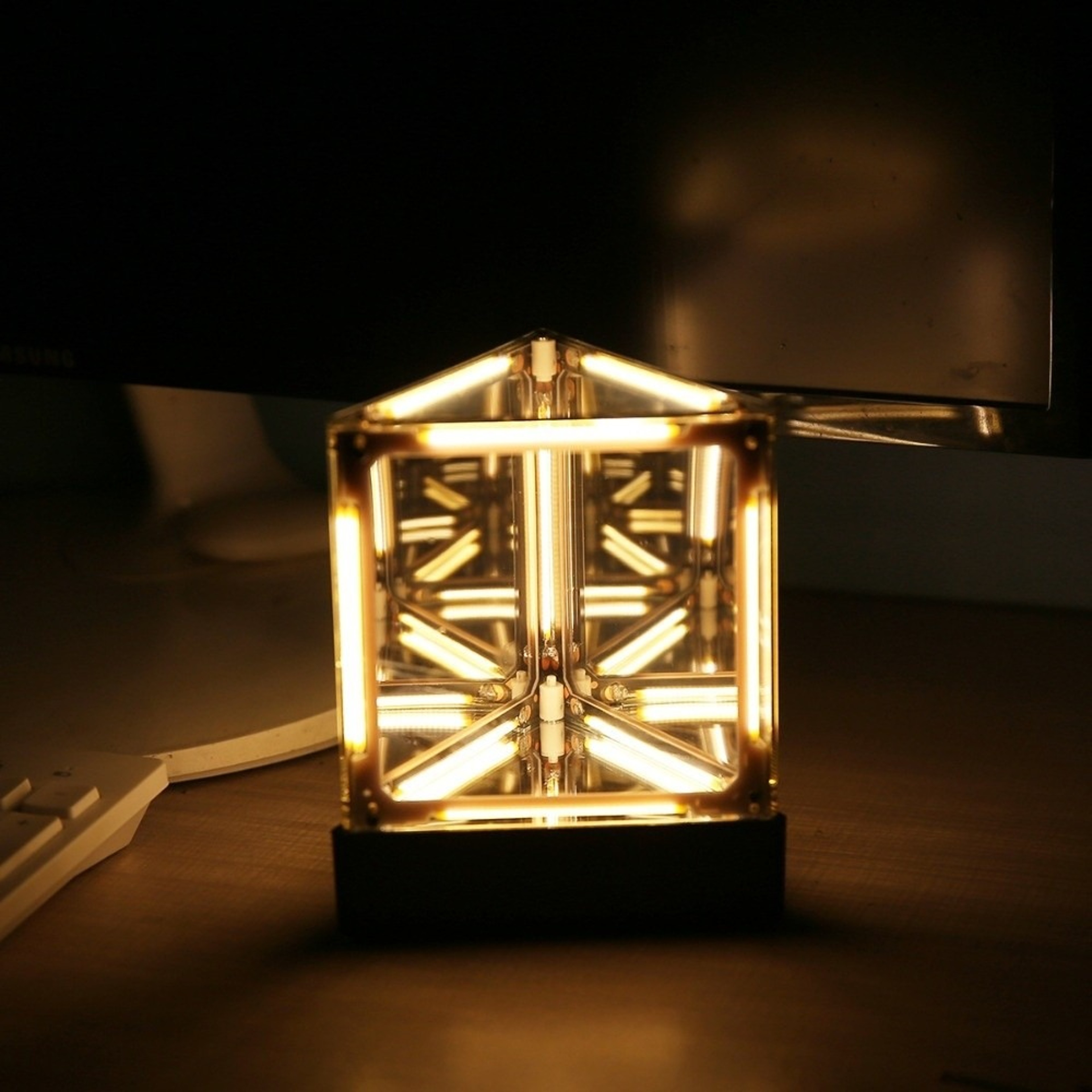 Maglev Floating Cube Lamp LED Night Light for Gaming Desk Decor – view 8