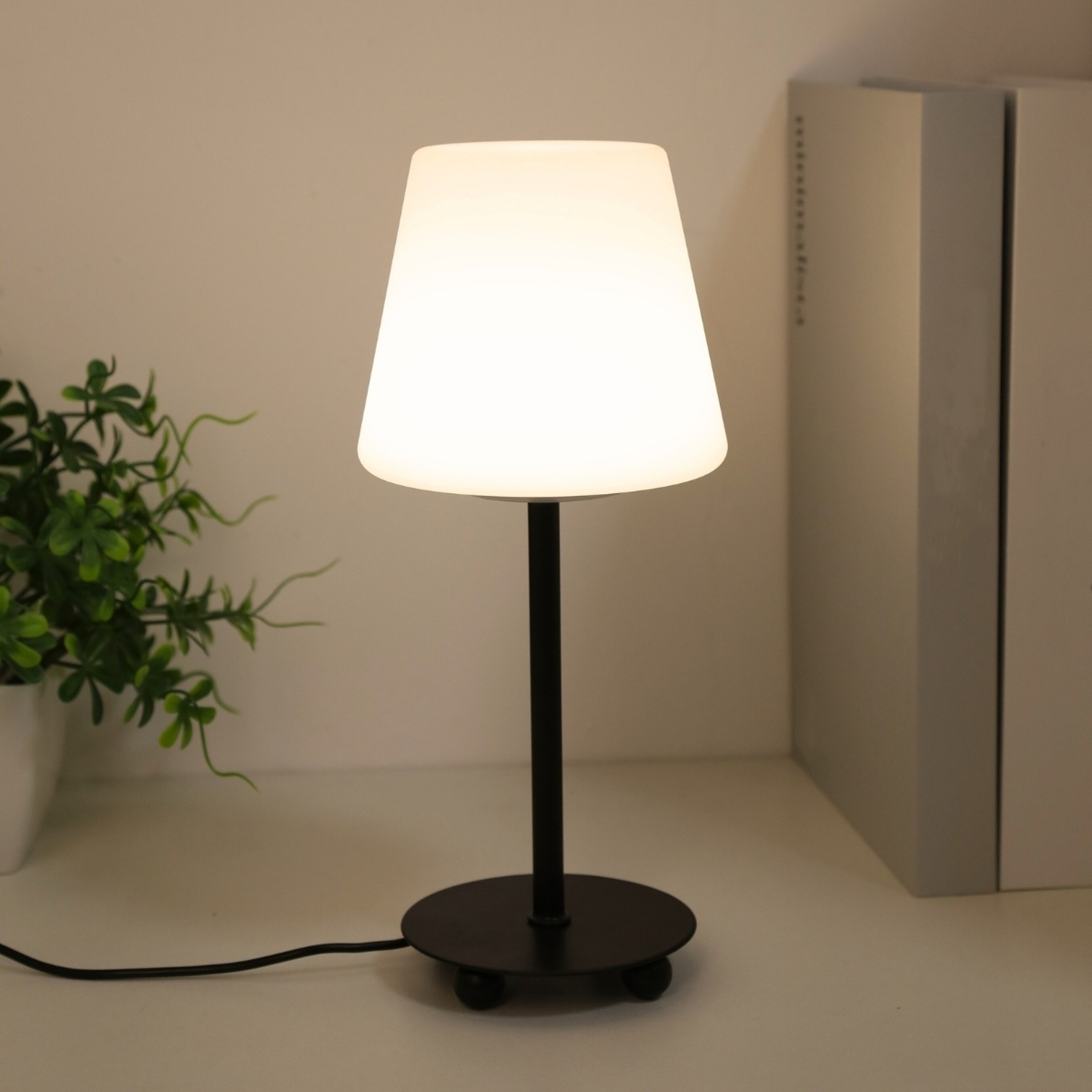 Creative Cream Style USB Desk Lamp With Tri Color Ambient Lighting – view 1