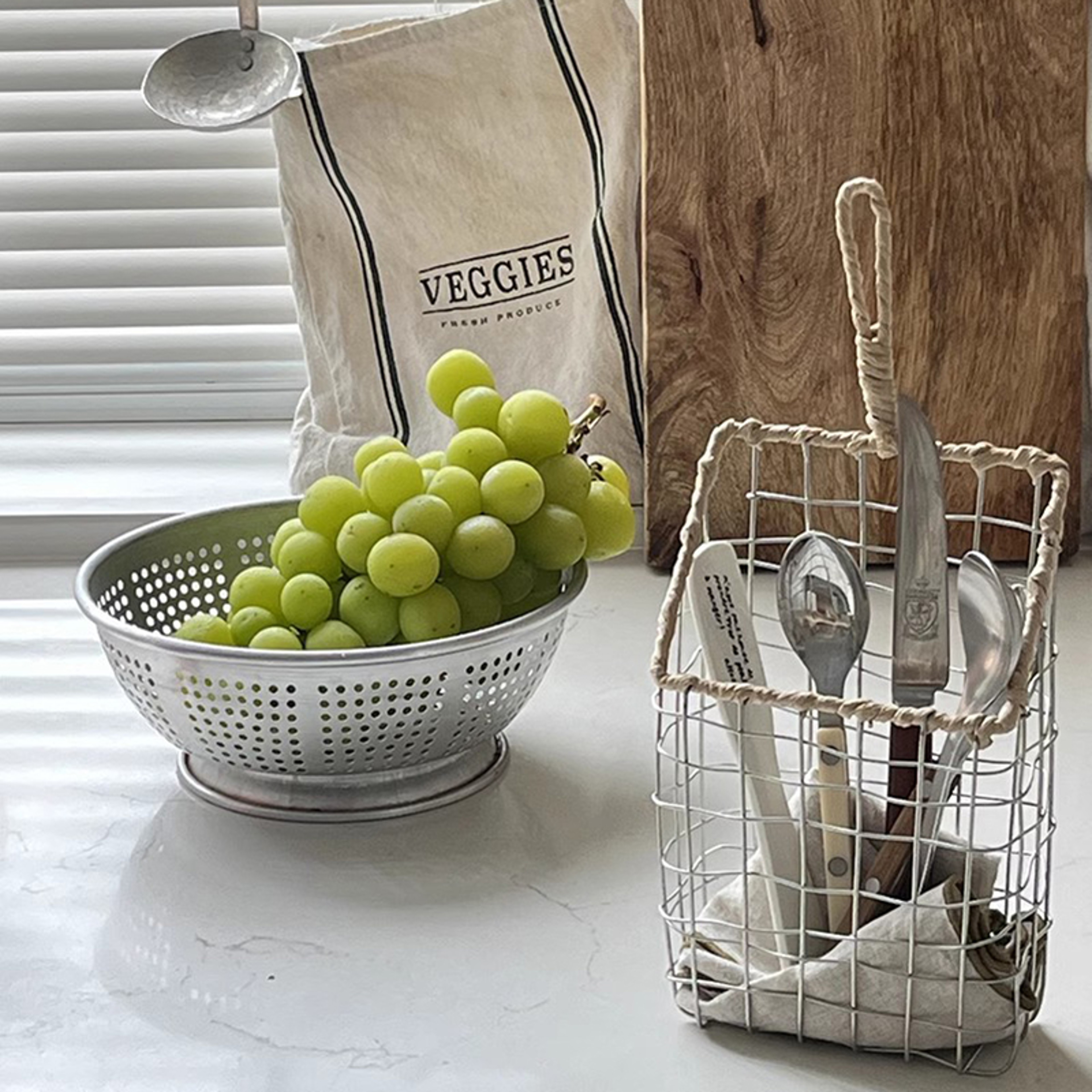Nordic Hanging Storage Basket Metal Kitchen Organizer for Small Items and Home Decor – view 2