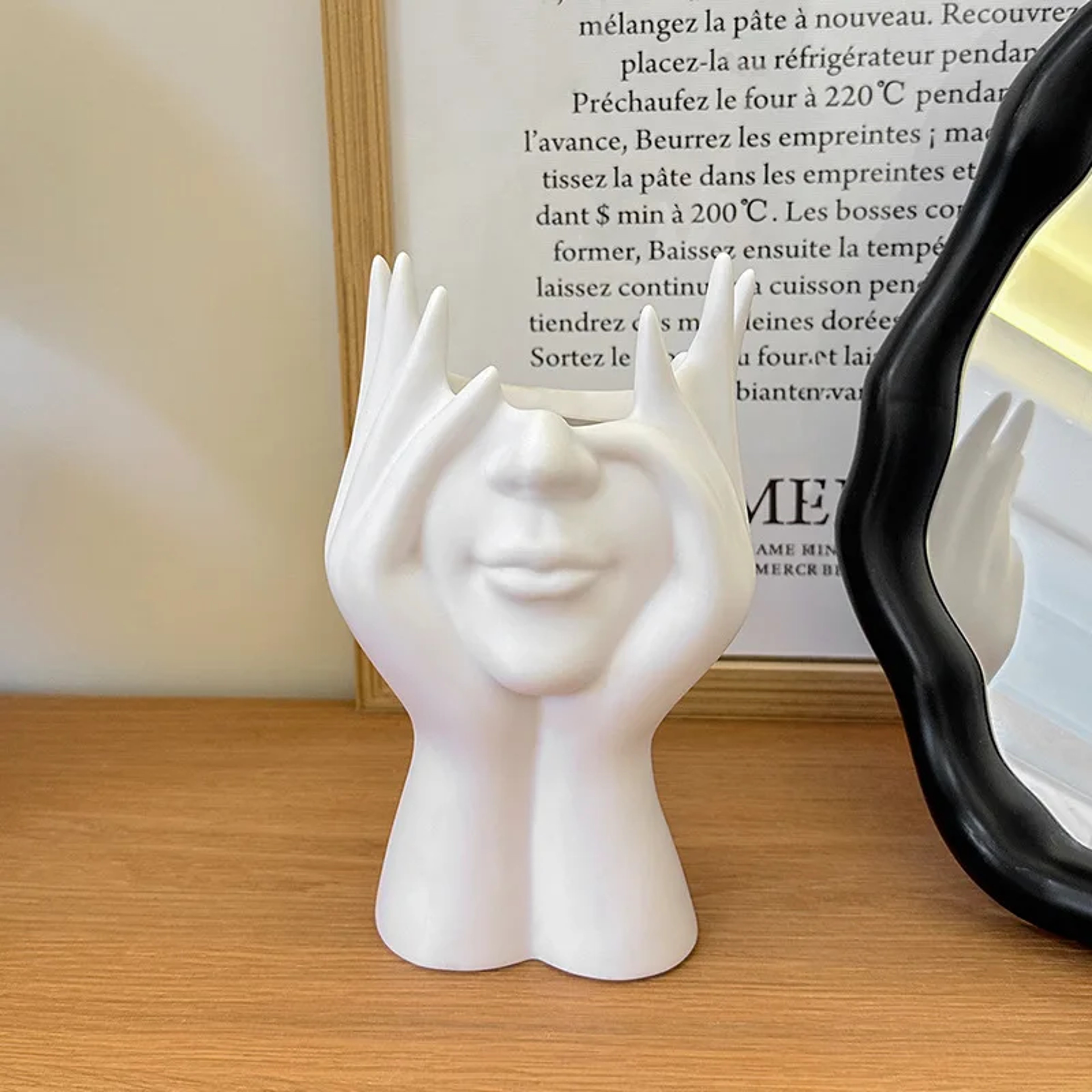 Creative Human Body Vinyl Figure Storage Holder Makeup Brush Desk Organizer 3
