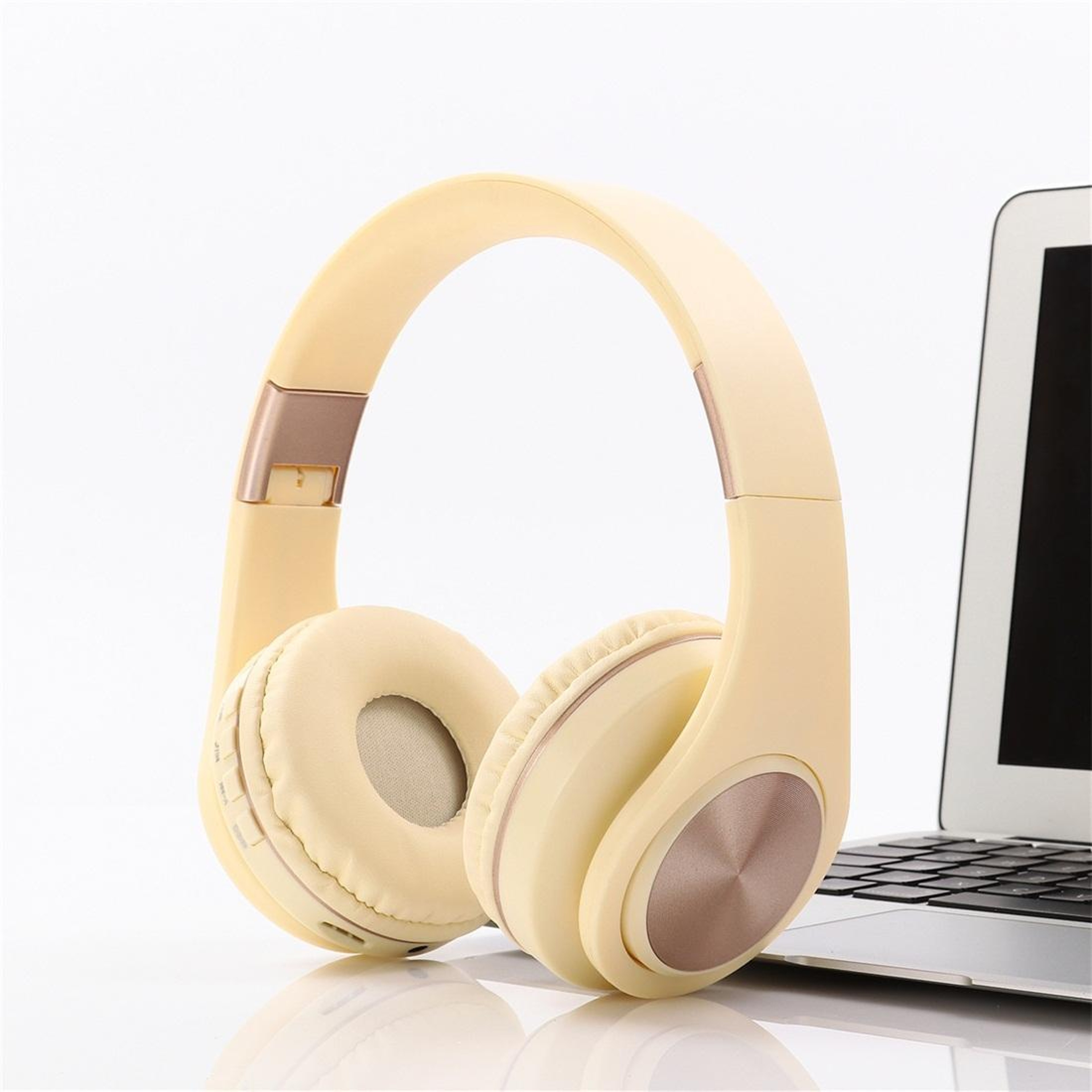 A1 Wireless Bluetooth Headphones With Deep Bass  Hands Free Calling 4