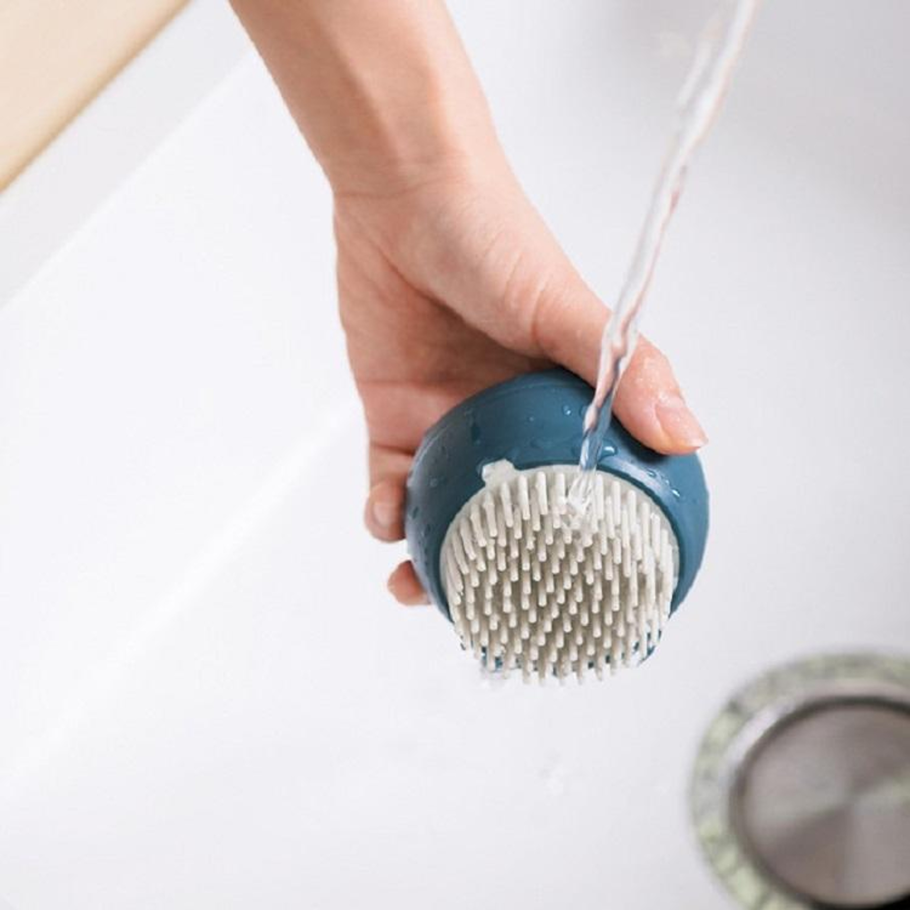 Self Standing Silicone Pot Brush For Easy Kitchen Scrubbing  Deep Cleaning 2