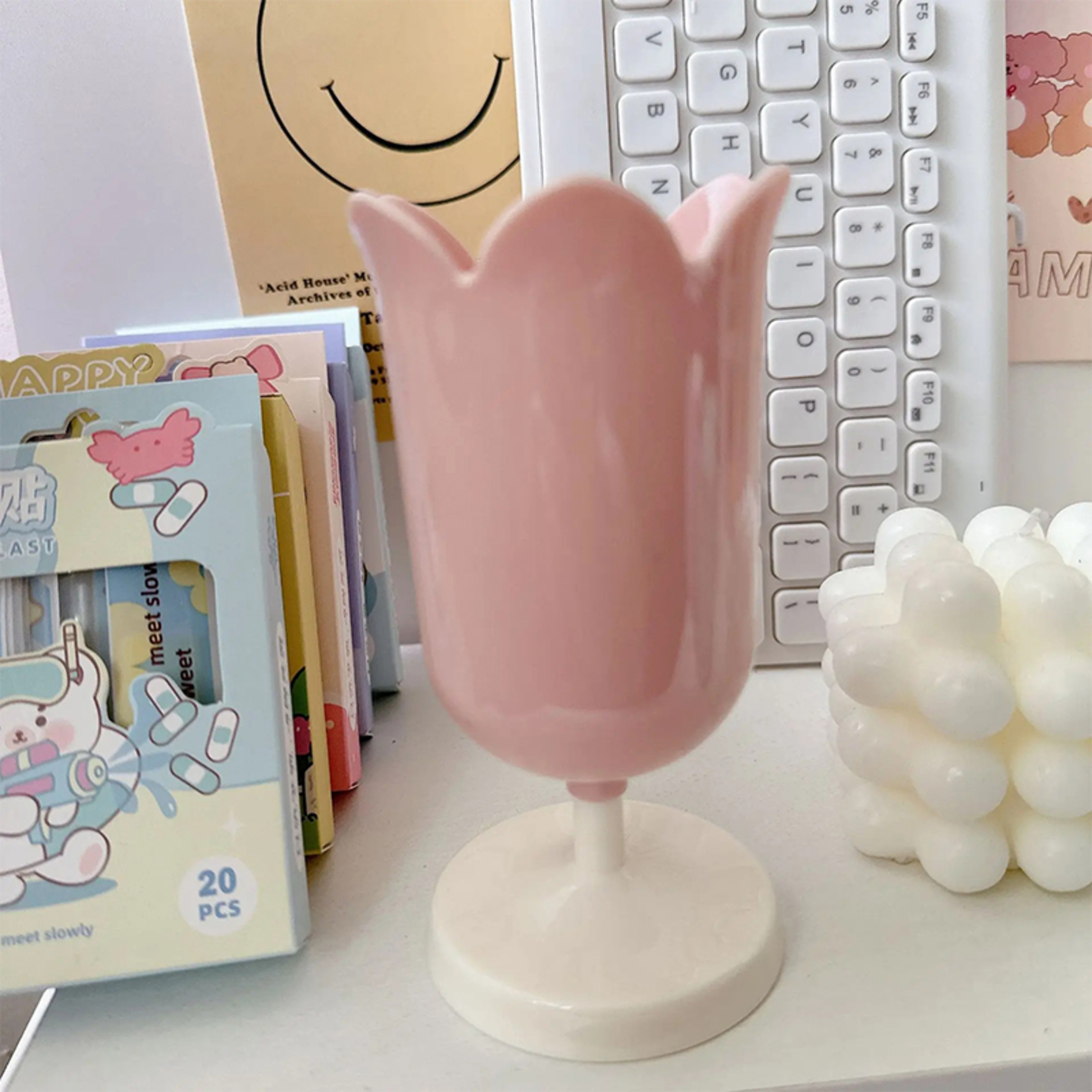 Plastic Storage Organizer, Tulips Storage Bucket Pen Holder, Desktop Storage Tank, Makeup Brush Holder for Students – view 8