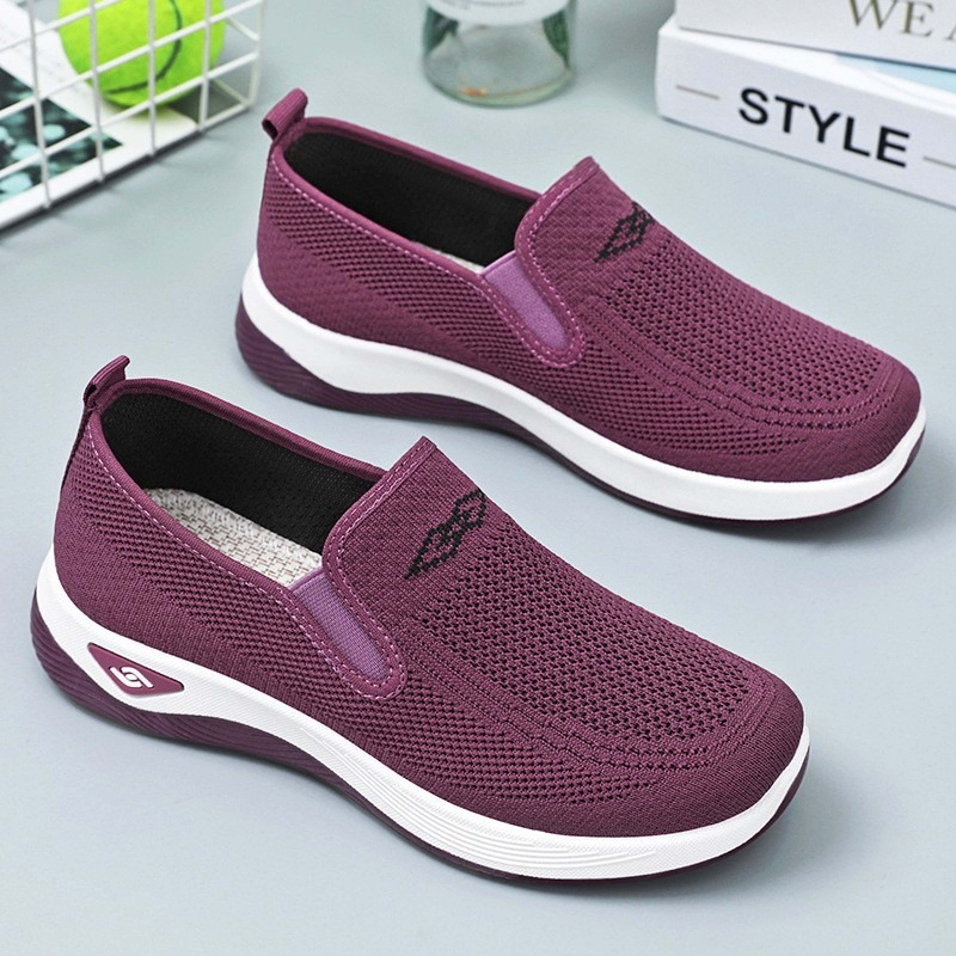 Breathable Shoes for Women, Lightweight Summer Comfort Casual Footwear for Middle-Aged Mothers, Non-Tiring Cloth Shoes – view 1