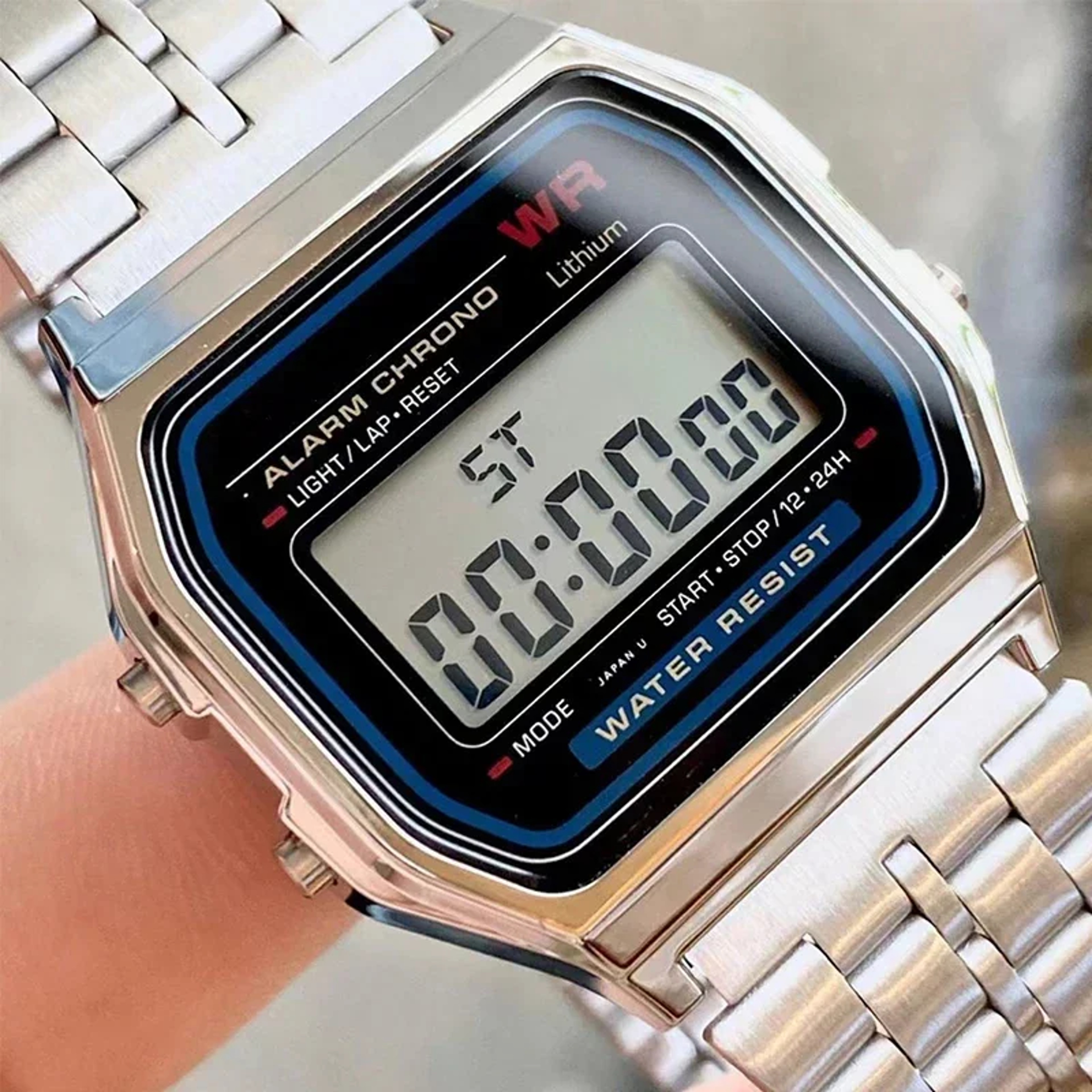 Retro Luxury Digital Watch For Men And Women Waterproof Stainless Steel Sports Military Wrist Watch 4