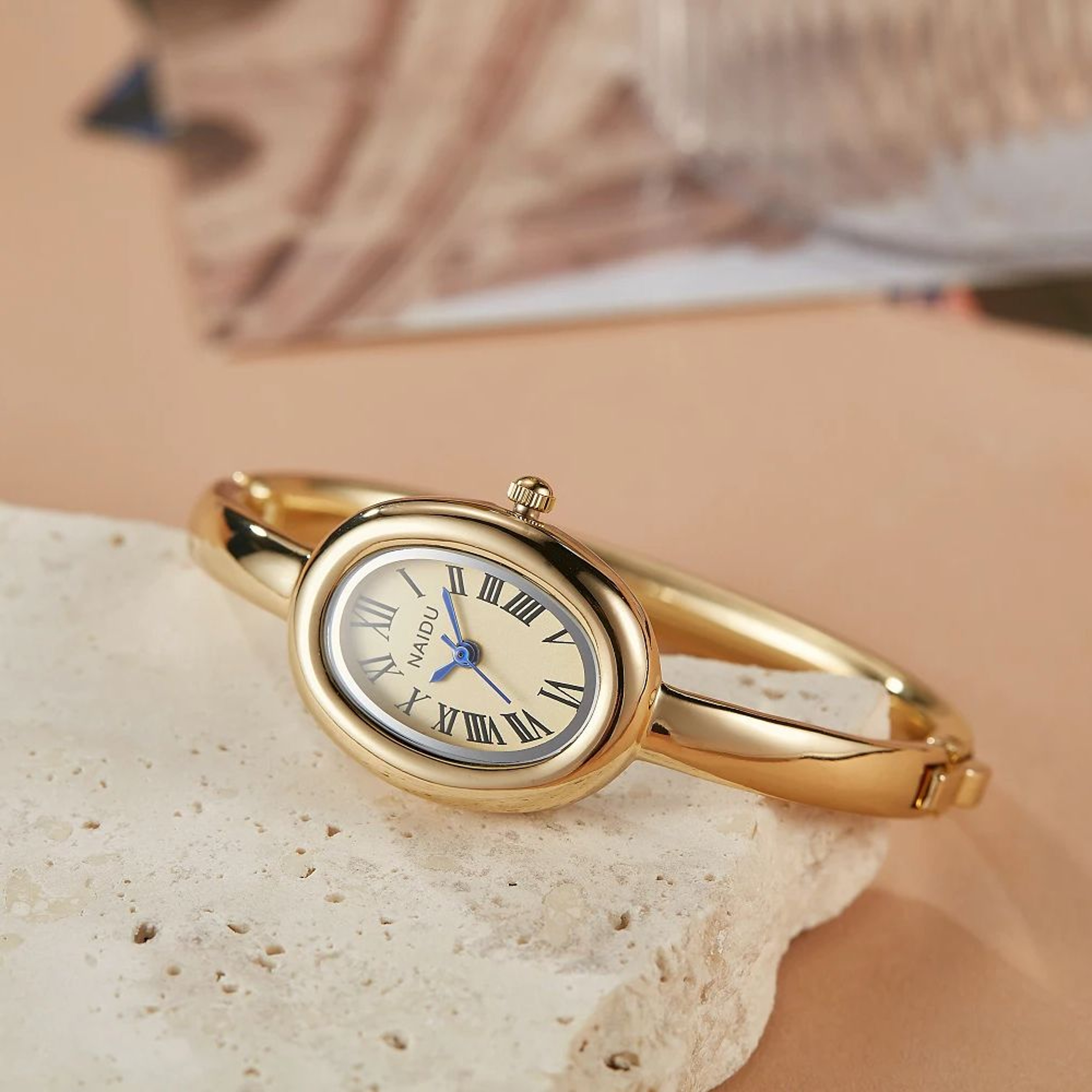 Luxury Elegant Women's Quartz Watch, Fashionable Roman Numeral Bracelet Watch, Waterproof Oval Design – view 3
