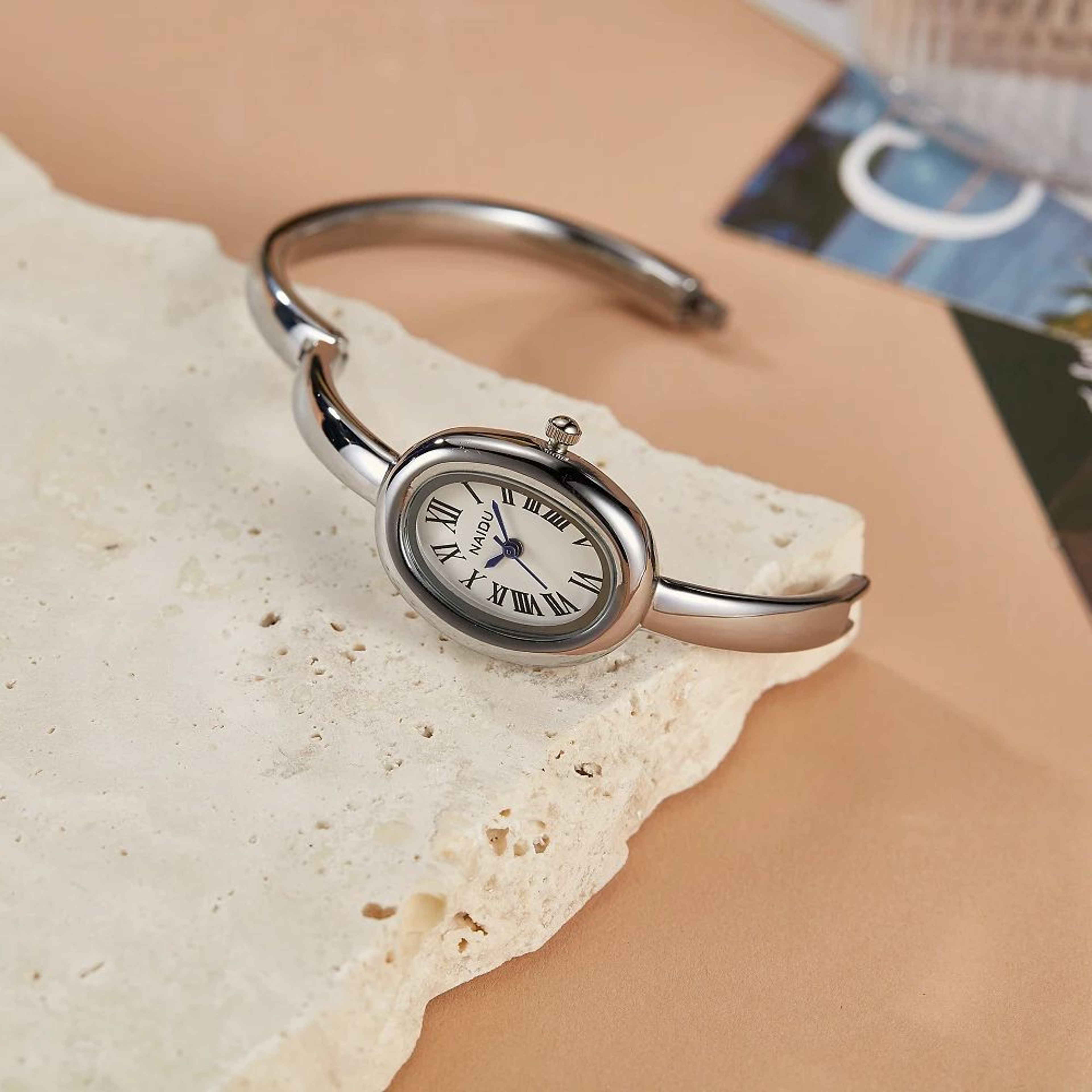 Luxury Elegant Women's Quartz Watch, Fashionable Roman Numeral Bracelet Watch, Waterproof Oval Design – view 4