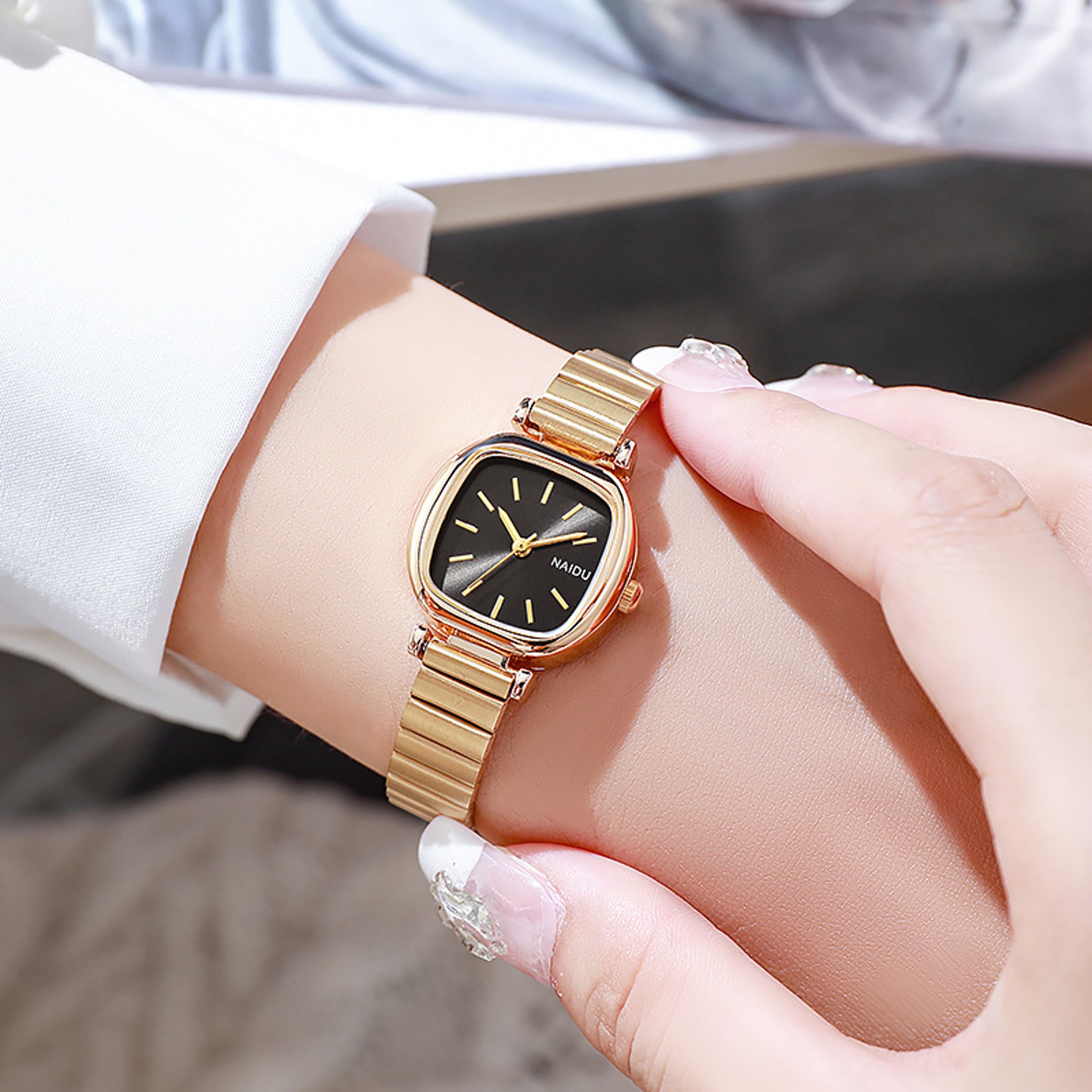Fashionable And Simple Quartz Watch Womens Square Bamboo Strap Watch 0