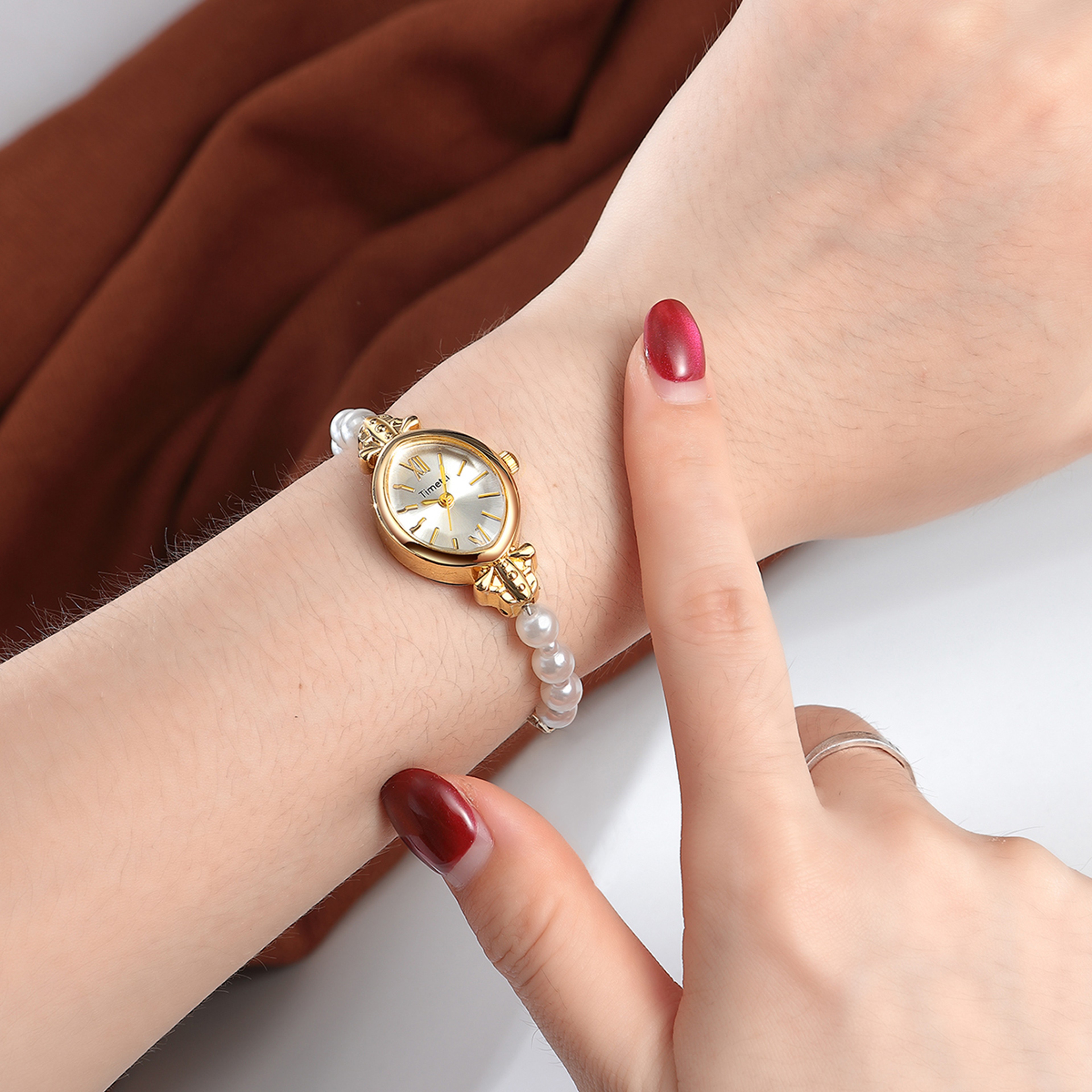 Simple Retro Quartz Movement Watch Fashionable And Romantic Style 1