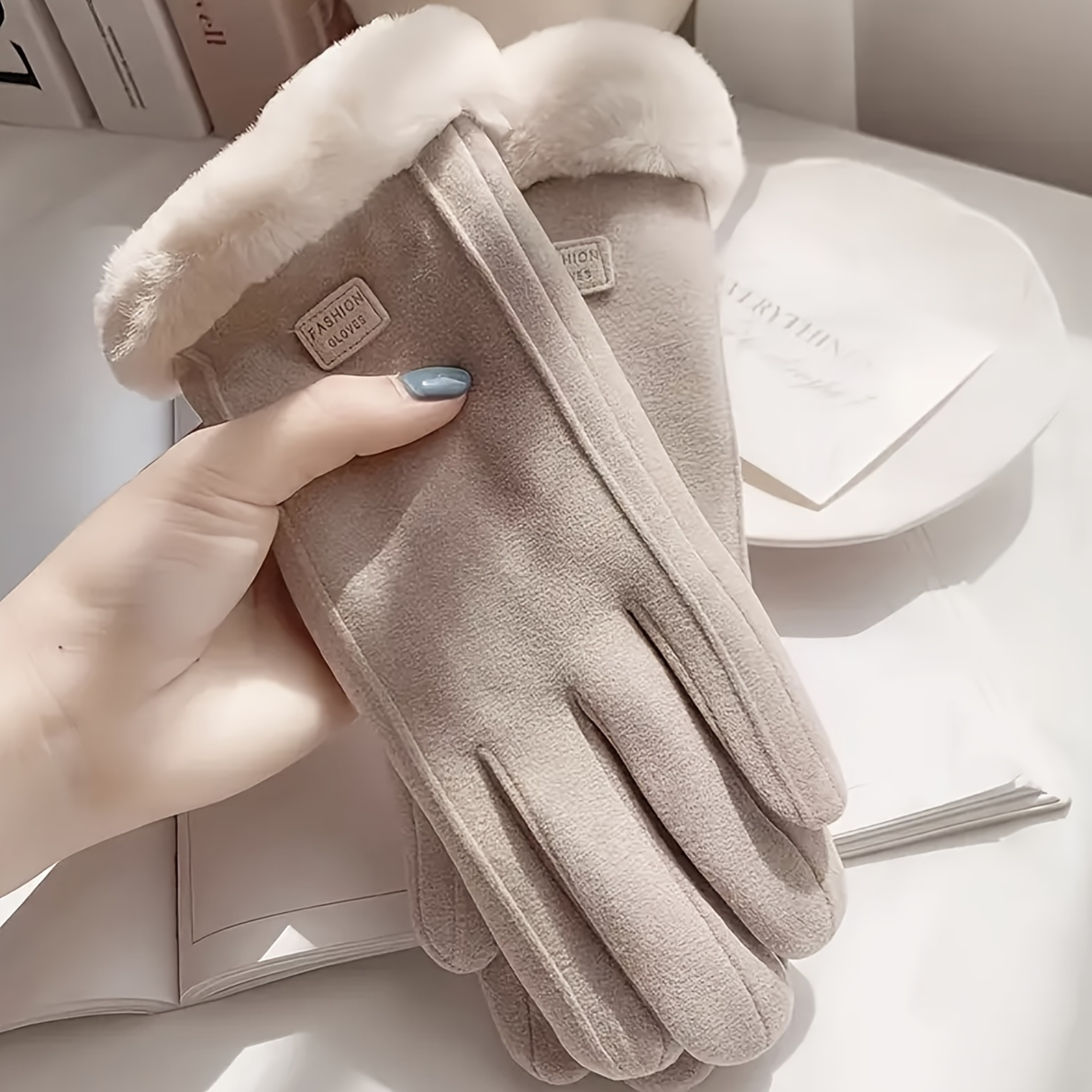 Plush Lining Touchscreen Gloves Comfortable Beige Thick And Warm Winter Protection For Outdoor Leis 3